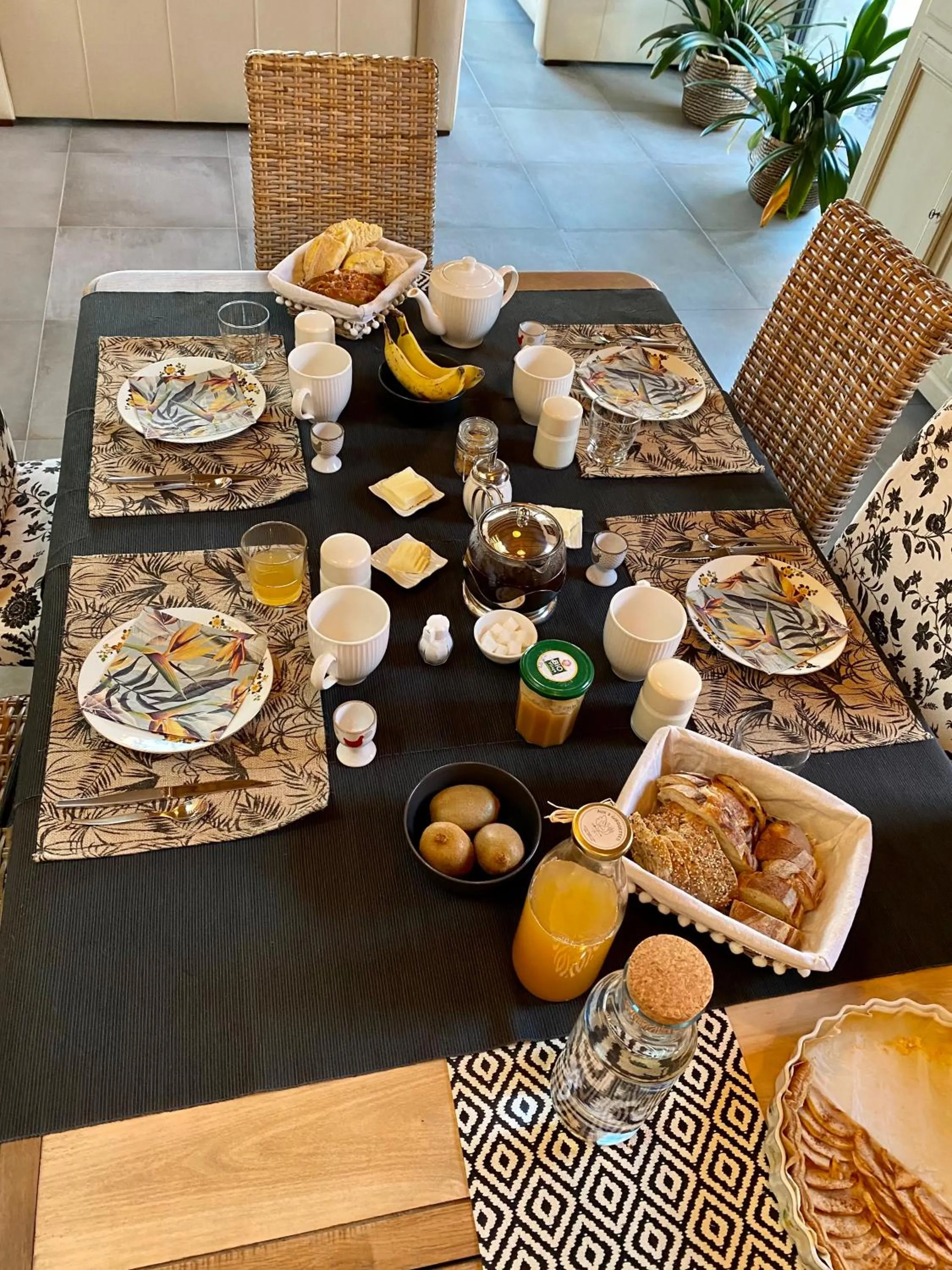 Breakfast in Aux 2 girouettes