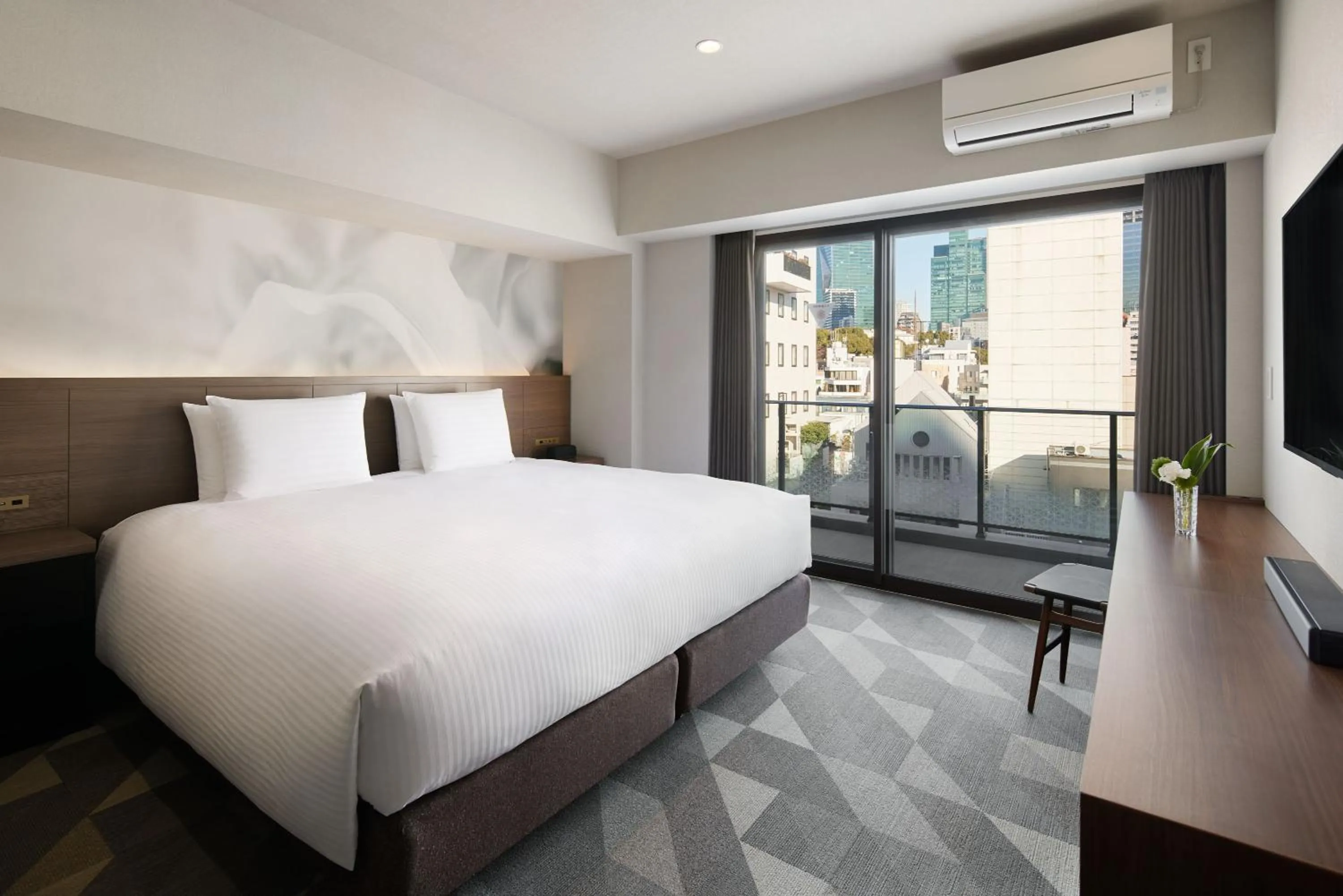 Bed in Oakwood Hotel & Apartments Azabu Tokyo