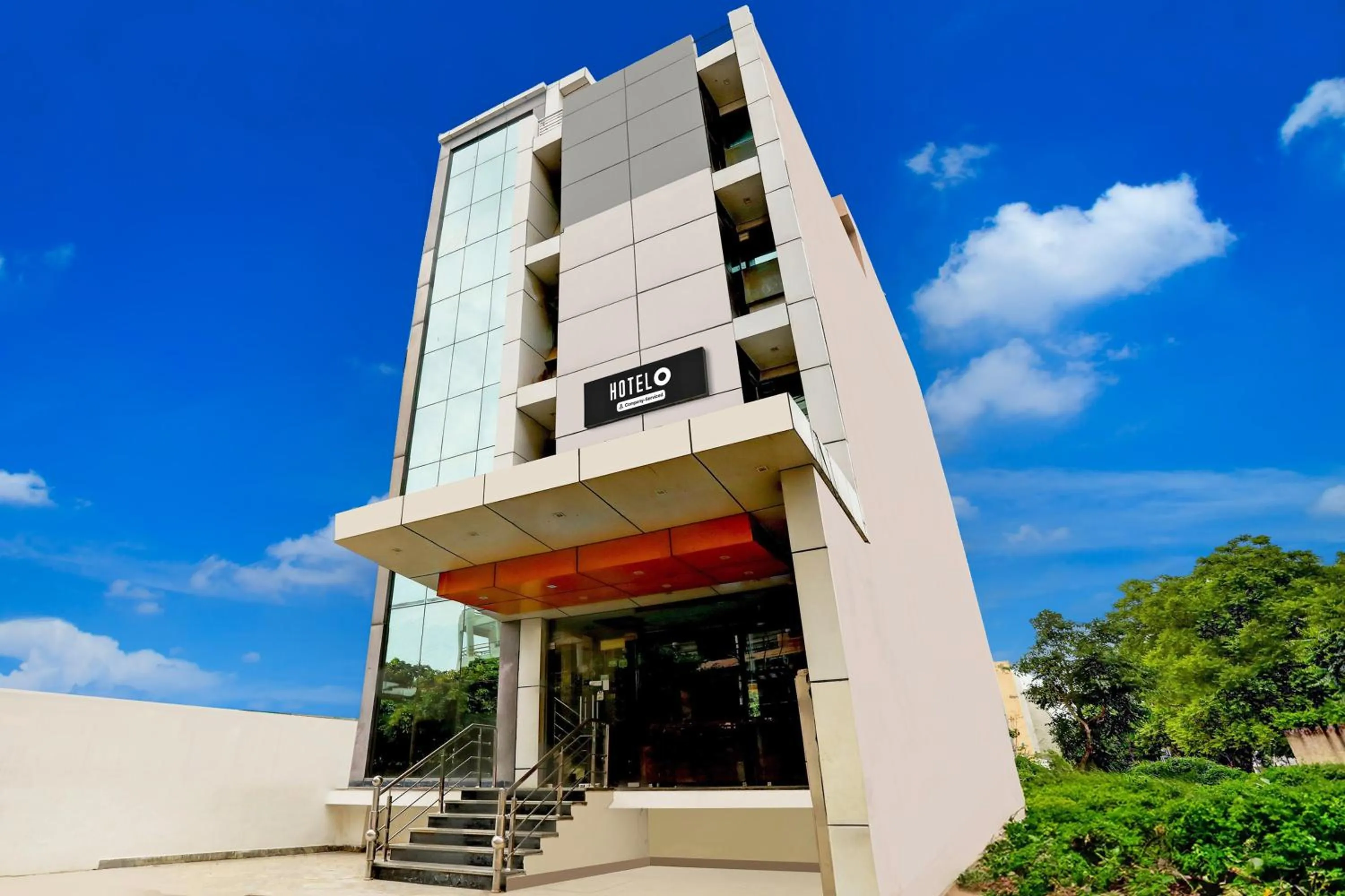 Facade/entrance in Hotel O Taj Nagri Near Taj Mahal East Gate Formerly Riviera