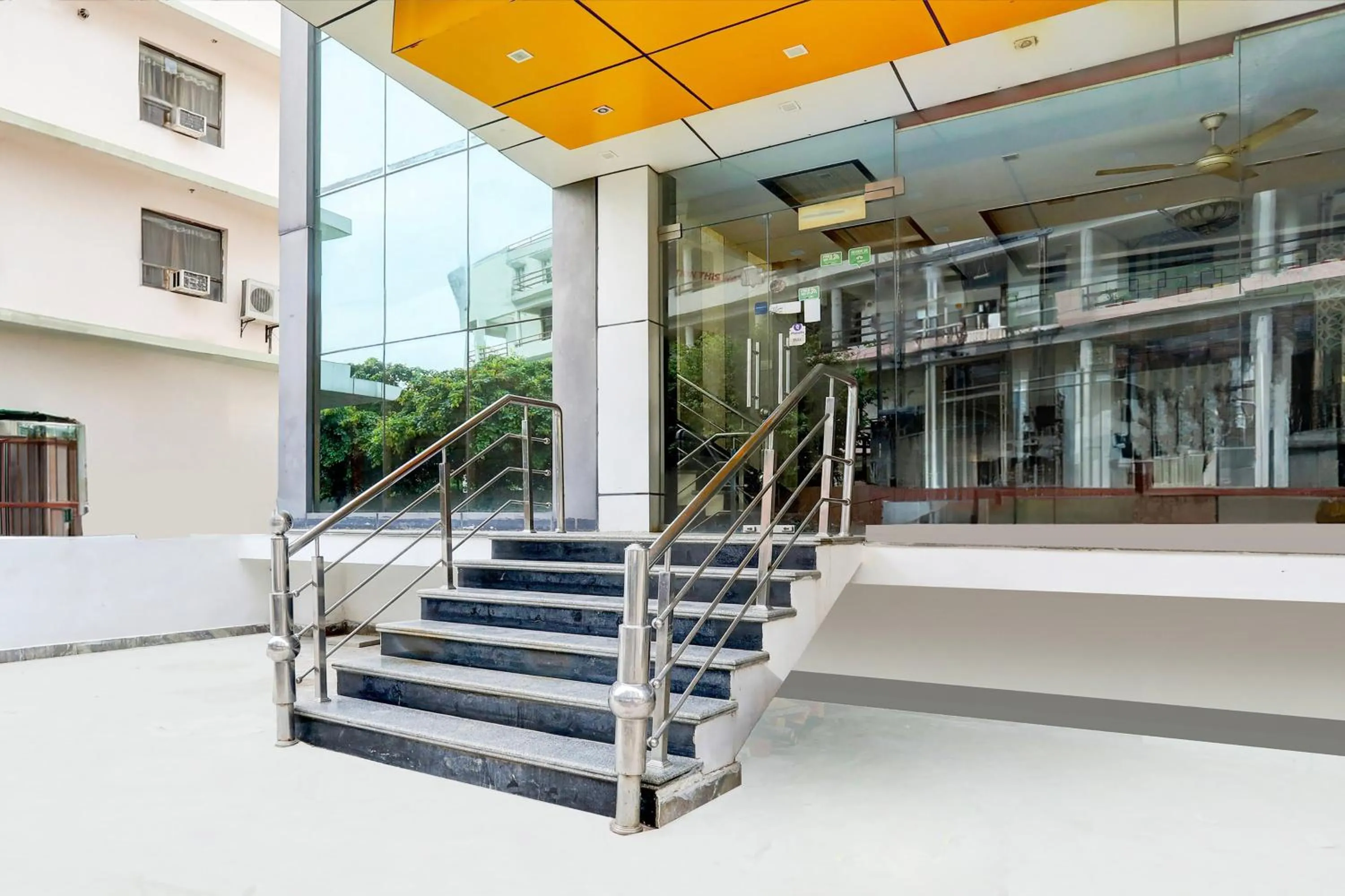 Facade/entrance in Hotel O Taj Nagri Near Taj Mahal East Gate Formerly Riviera
