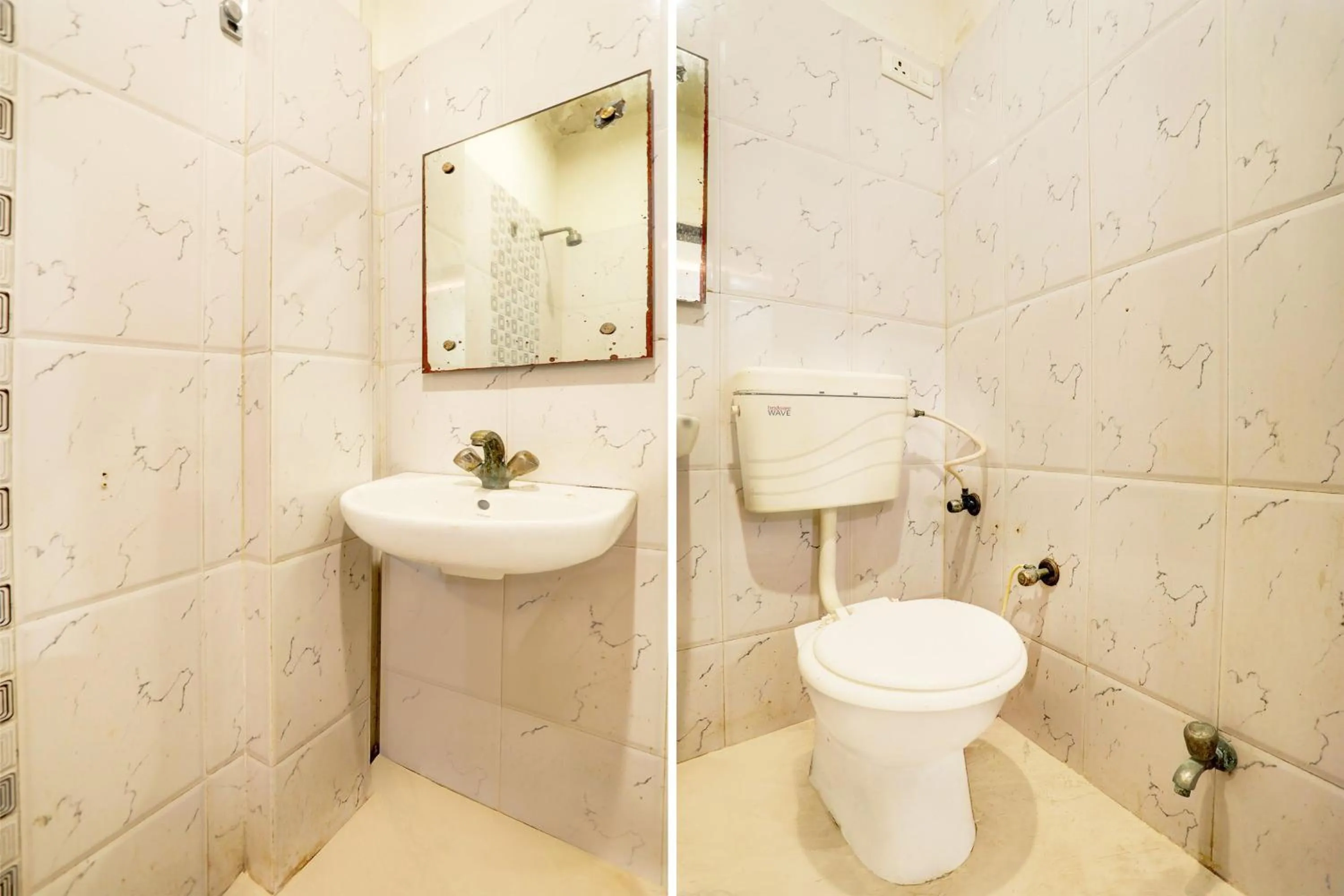 Bathroom in Hotel O Taj Nagri Near Taj Mahal East Gate Formerly Riviera