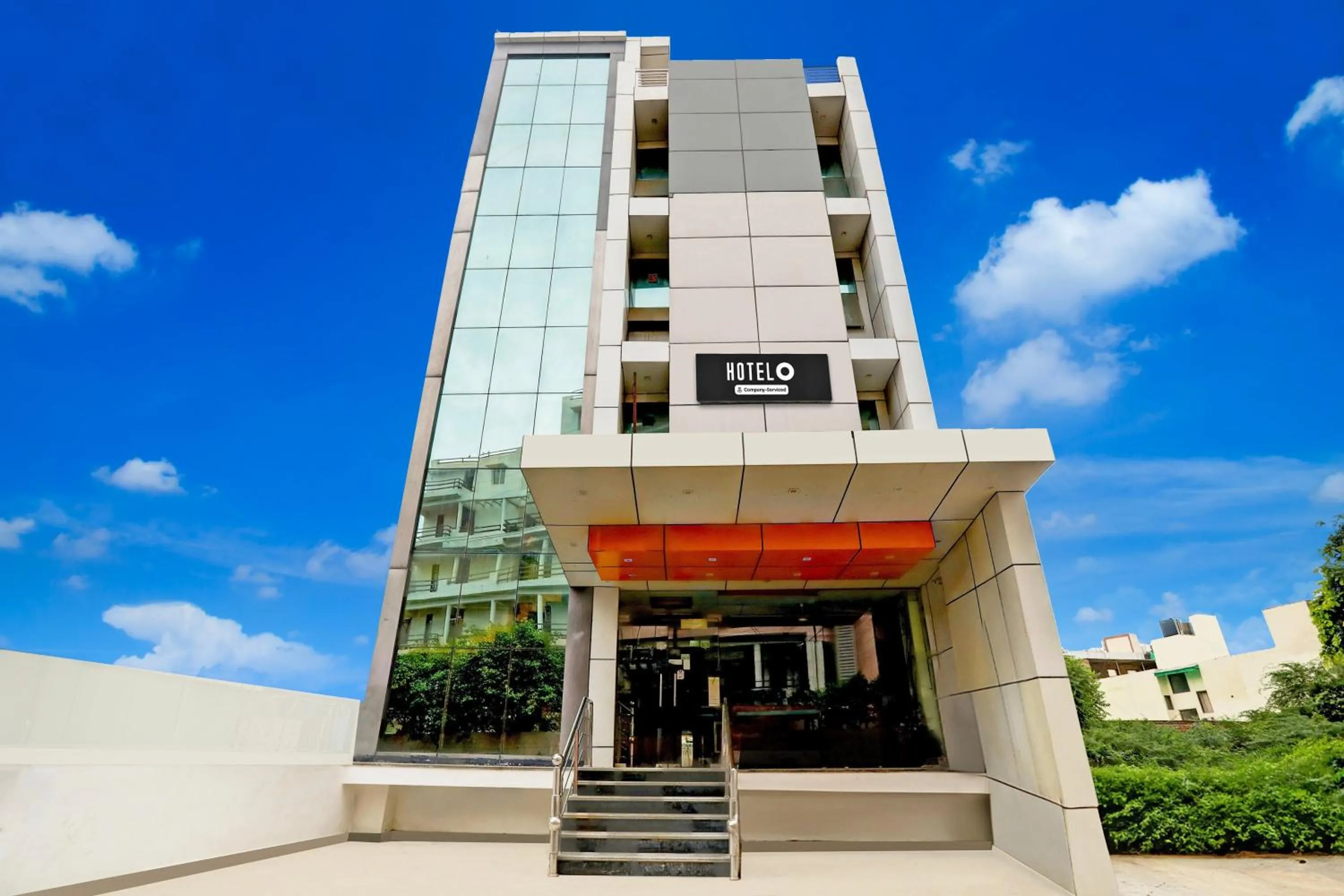 Facade/entrance in Hotel O Taj Nagri Near Taj Mahal East Gate Formerly Riviera