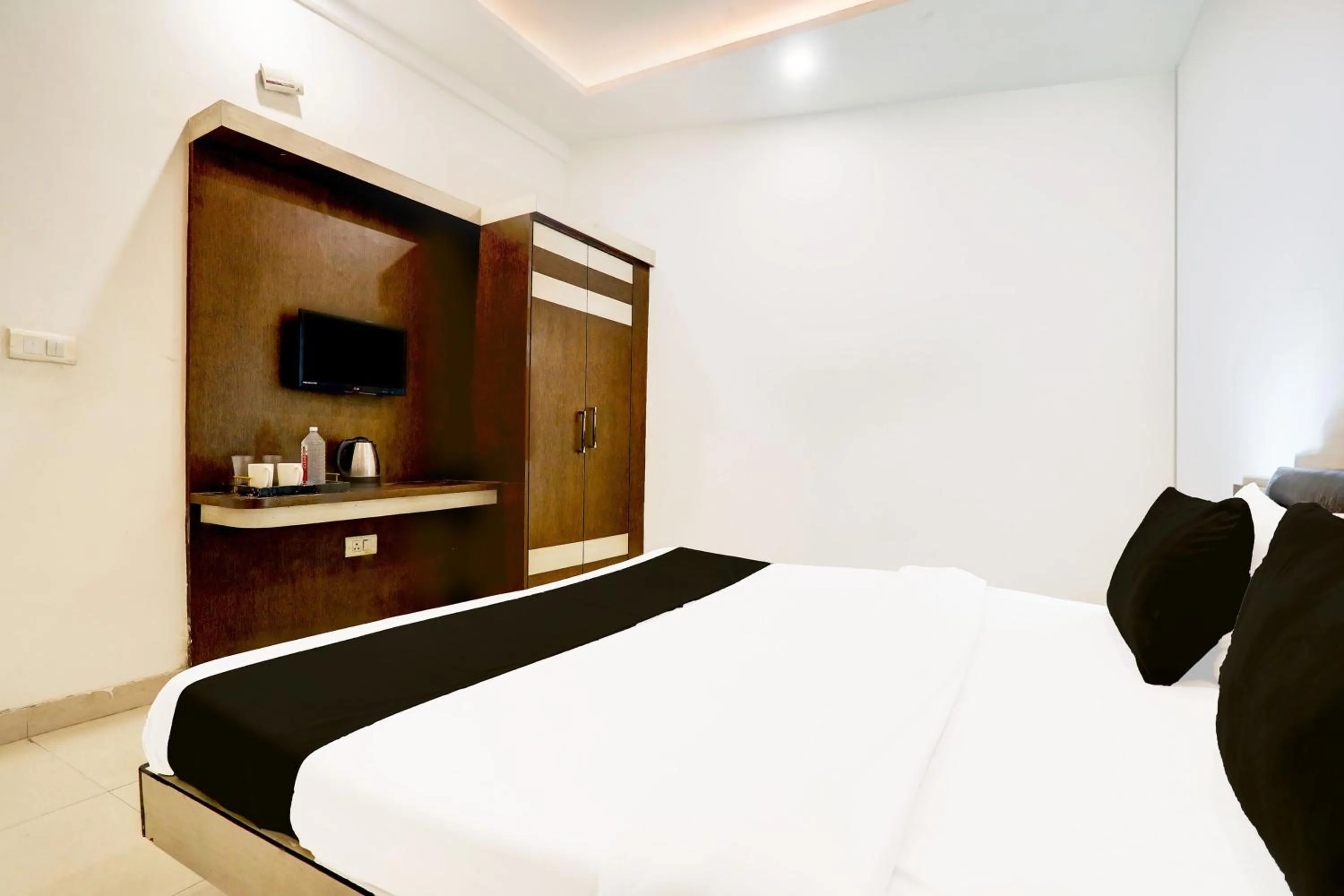 Bedroom, Bed in Hotel O Taj Nagri Near Taj Mahal East Gate Formerly Riviera