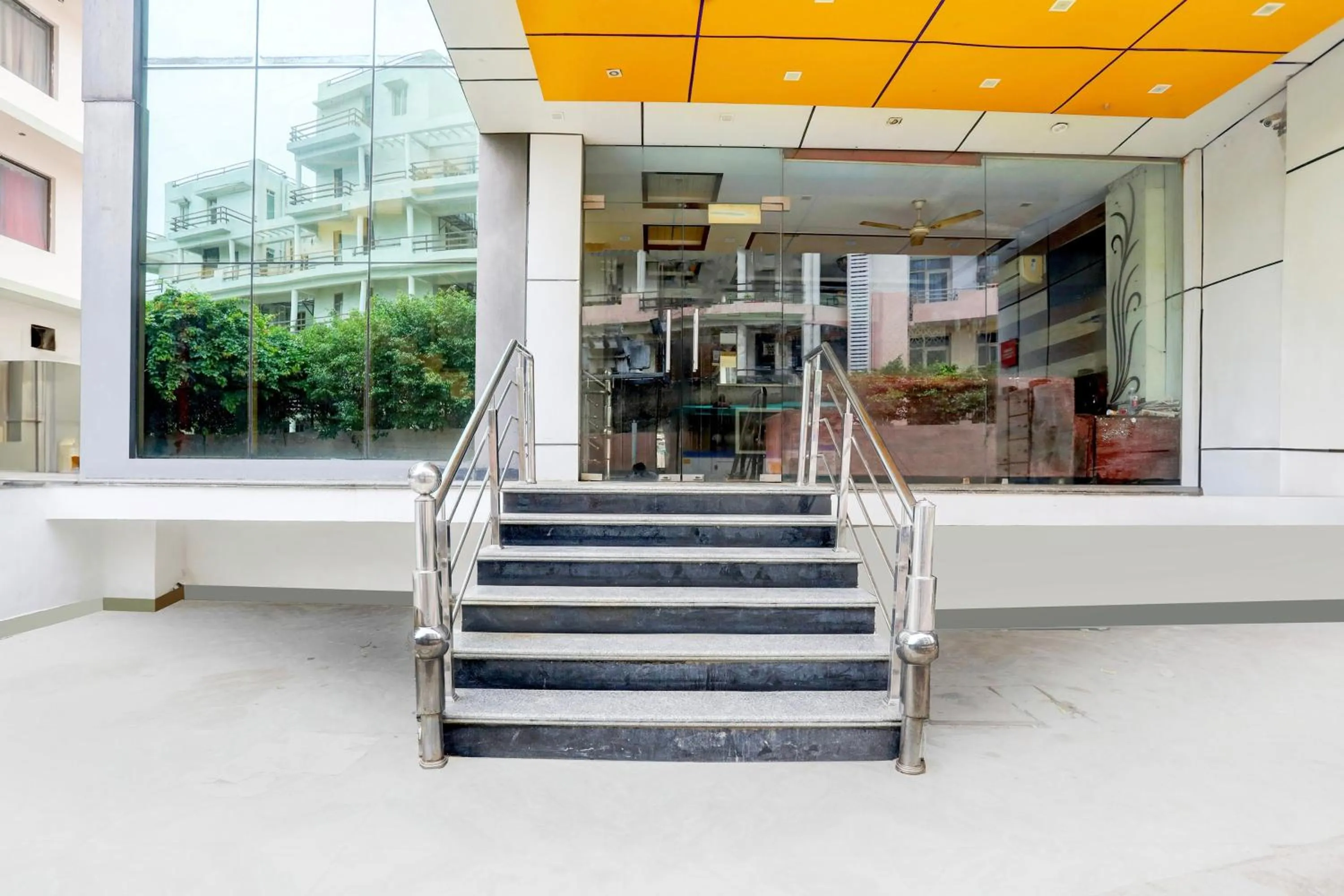 Facade/entrance in Hotel O Taj Nagri Near Taj Mahal East Gate Formerly Riviera