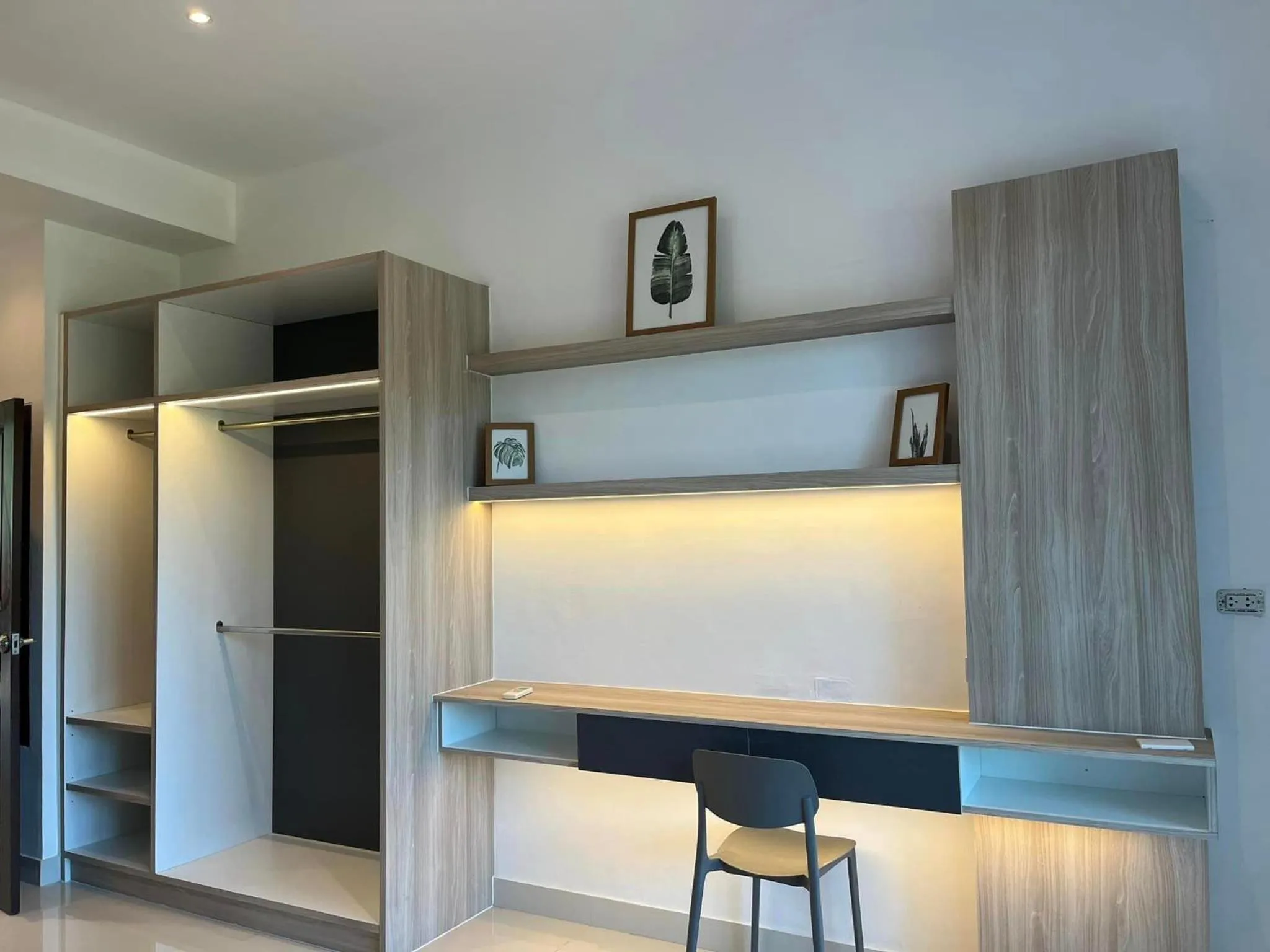 wardrobe in Lanta Sport Resort