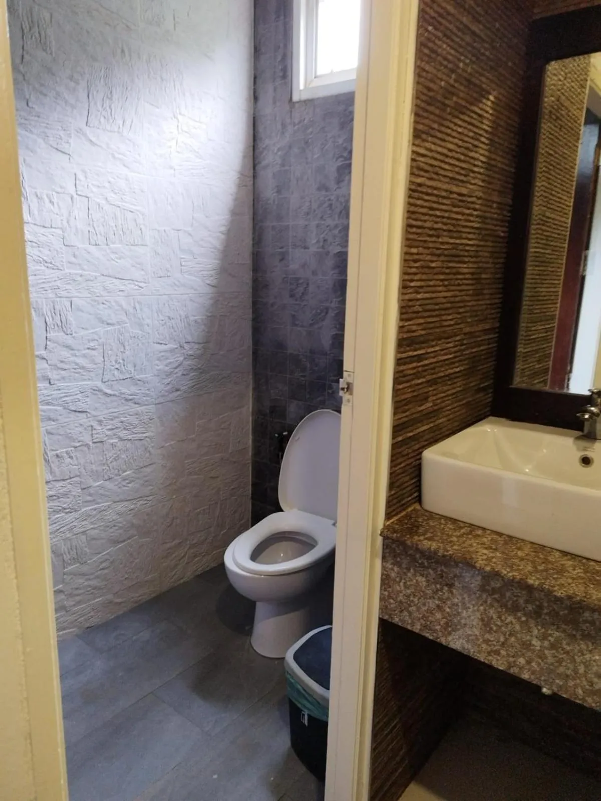 Toilet in Lanta Sport Resort