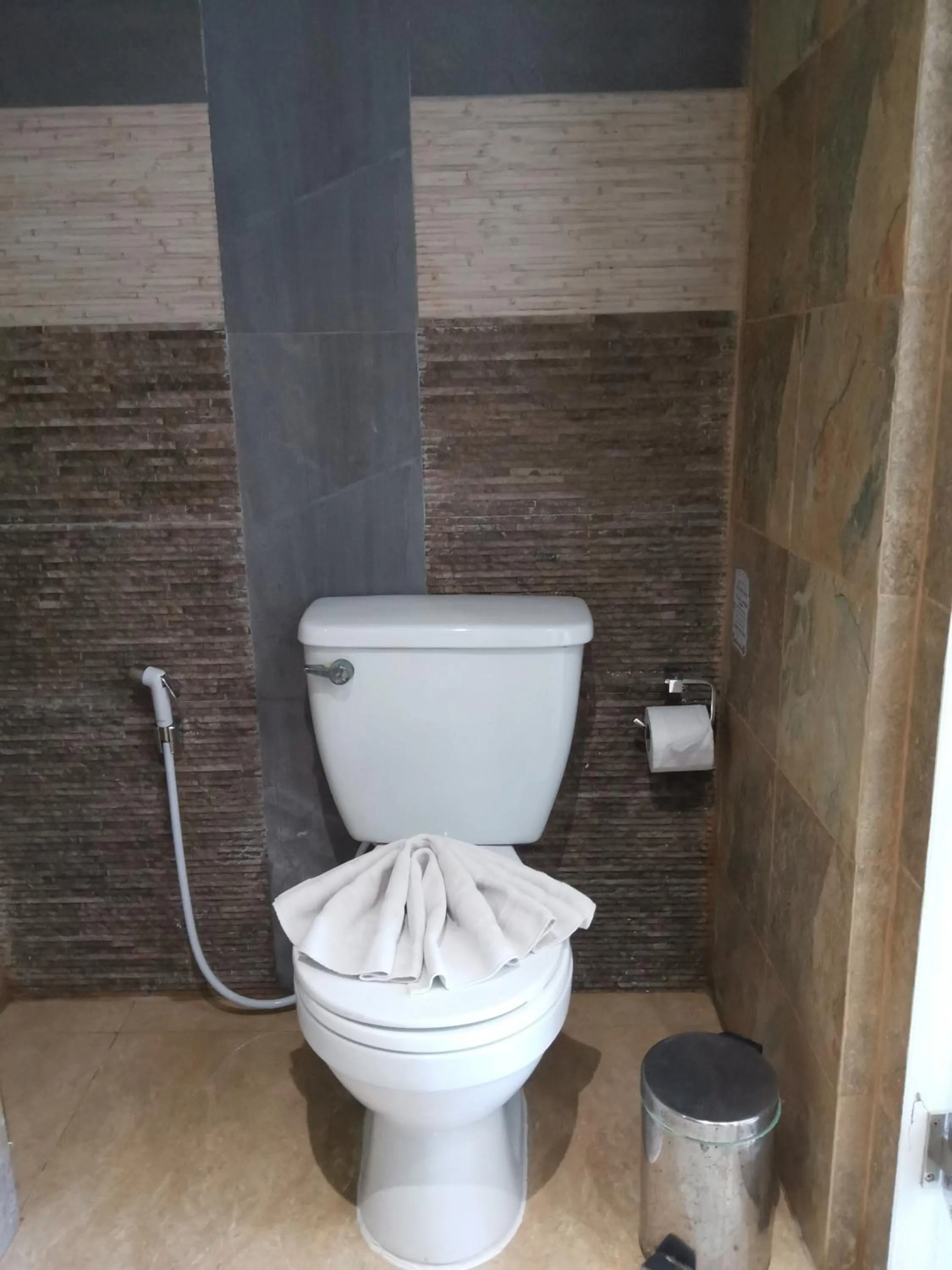 Toilet in Lanta Sport Resort