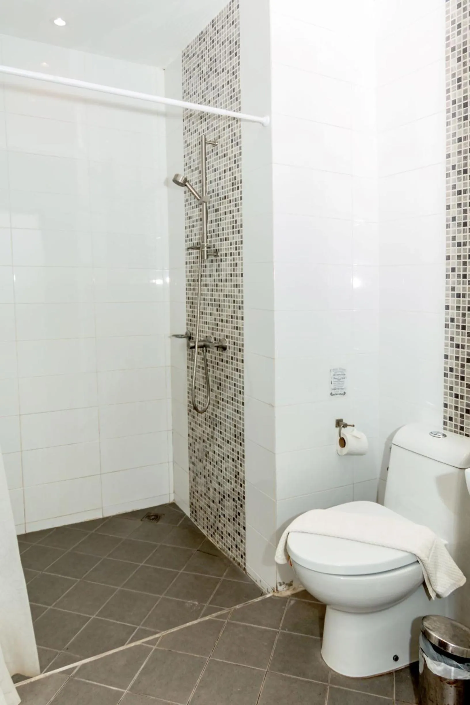 Shower in Lanta Sport Resort