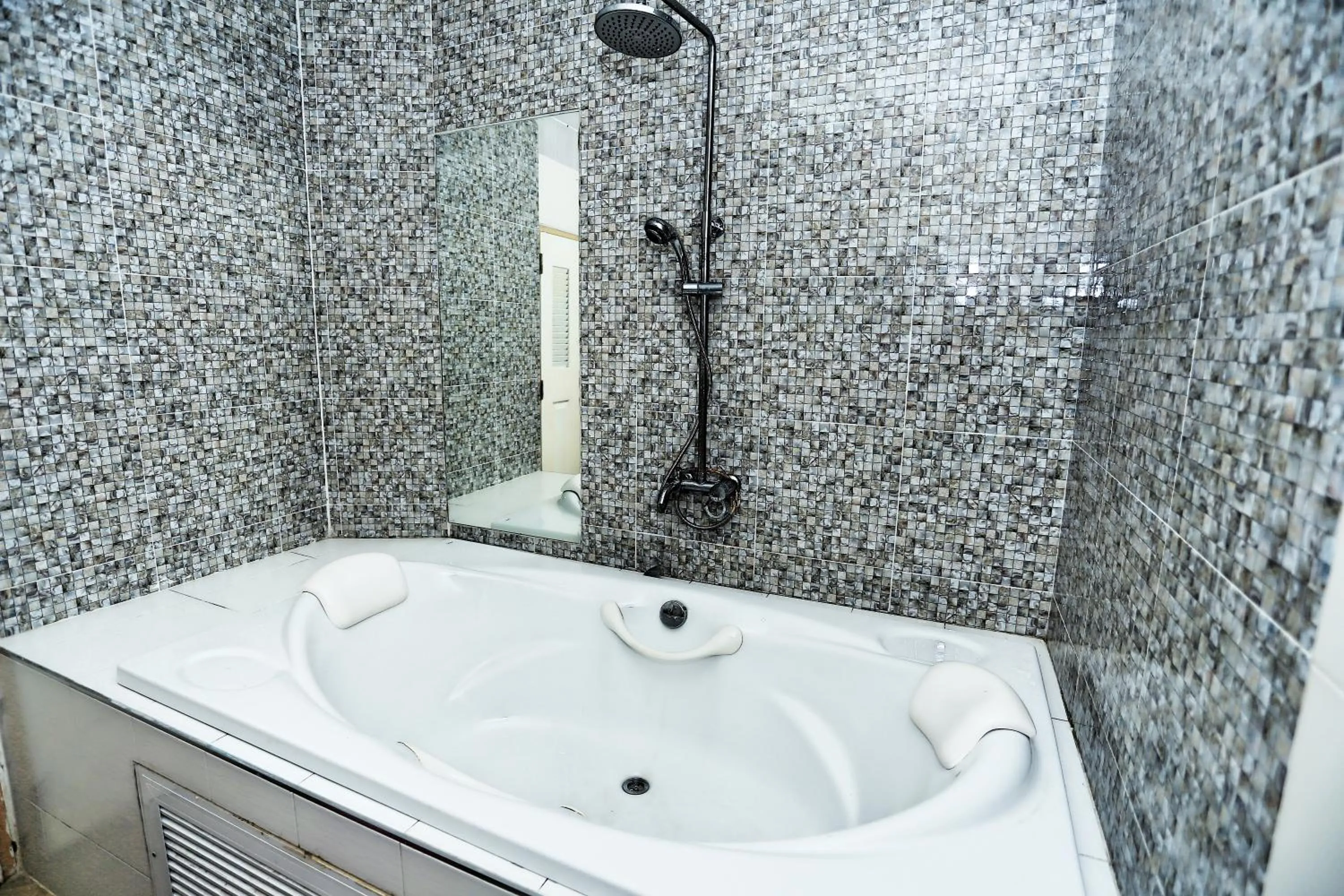 Bathroom in Lucky Sun Patong