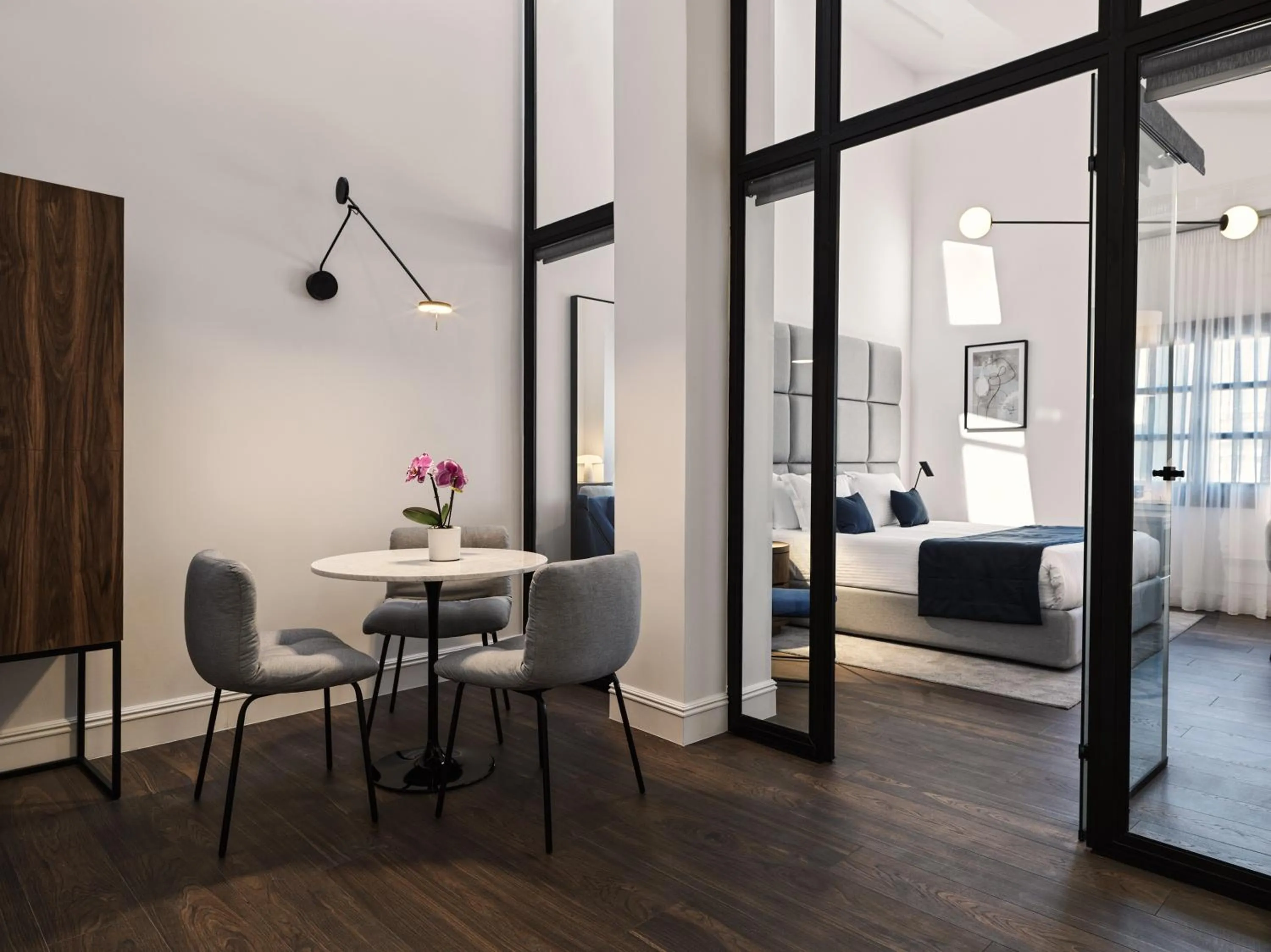 Living room, Bed in Vanoro Hotel