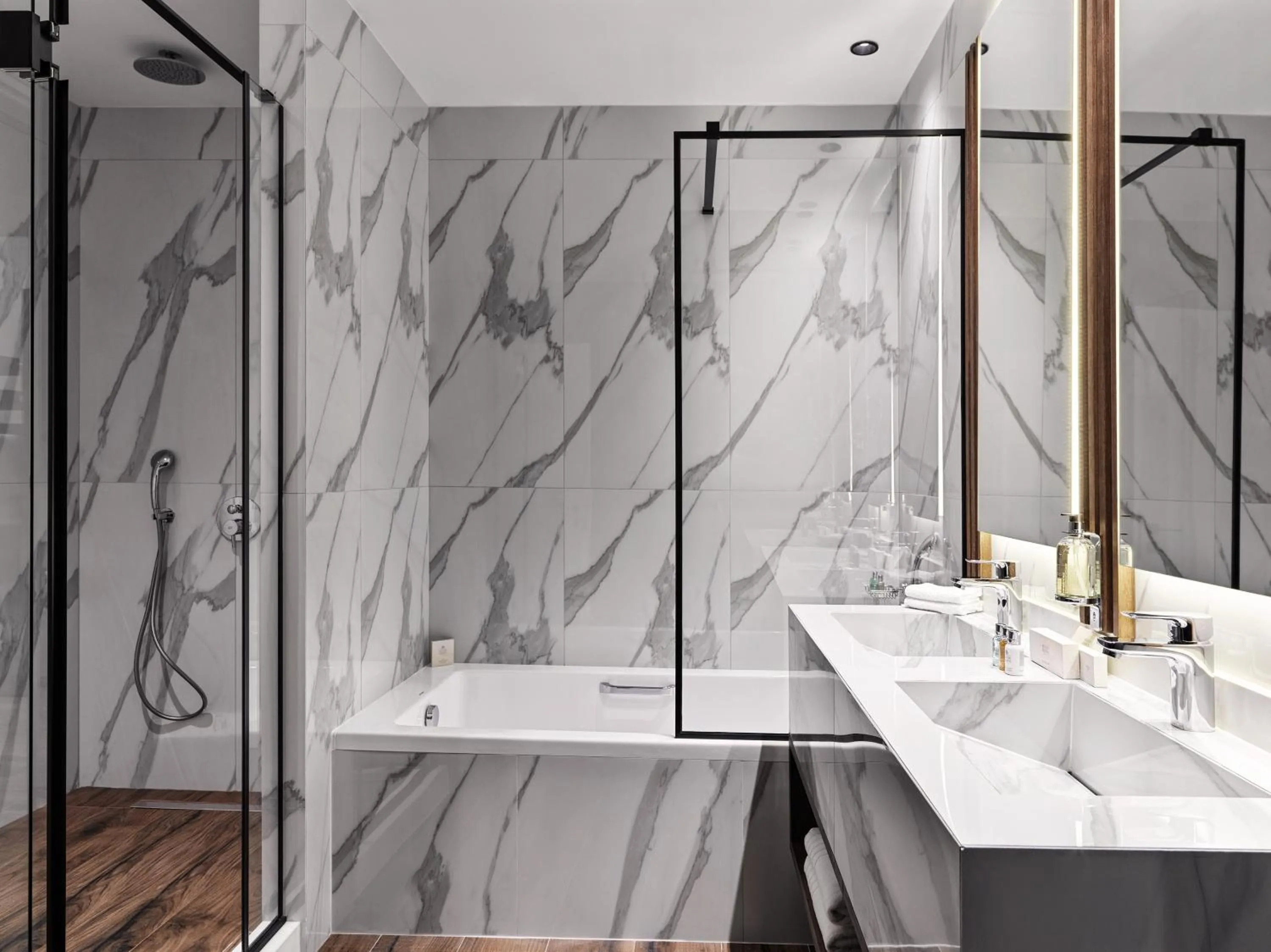 Bathroom in Vanoro Hotel