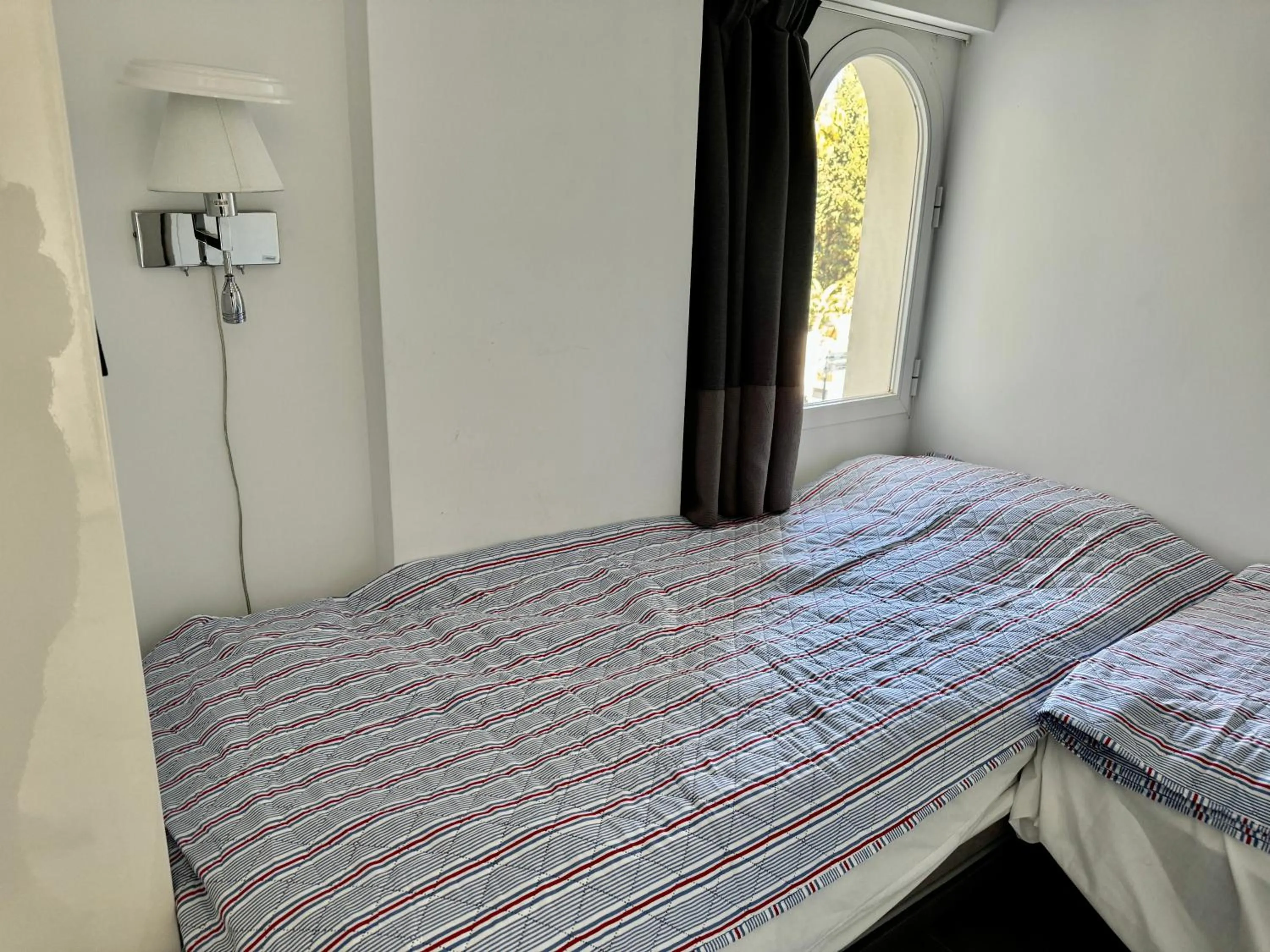 Bed in Skol Apartments Marbella