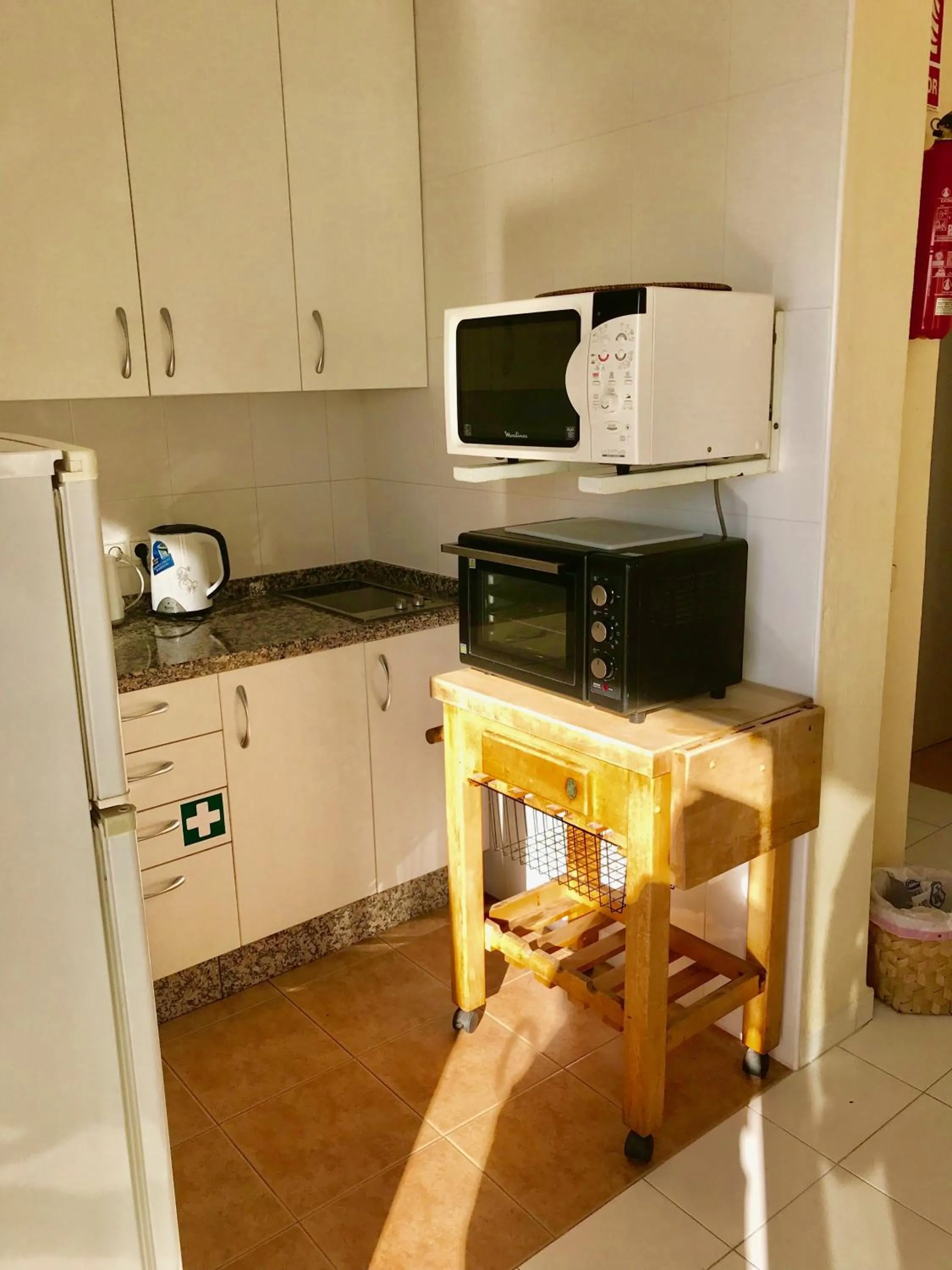 Kitchen or kitchenette in Skol Apartments Marbella