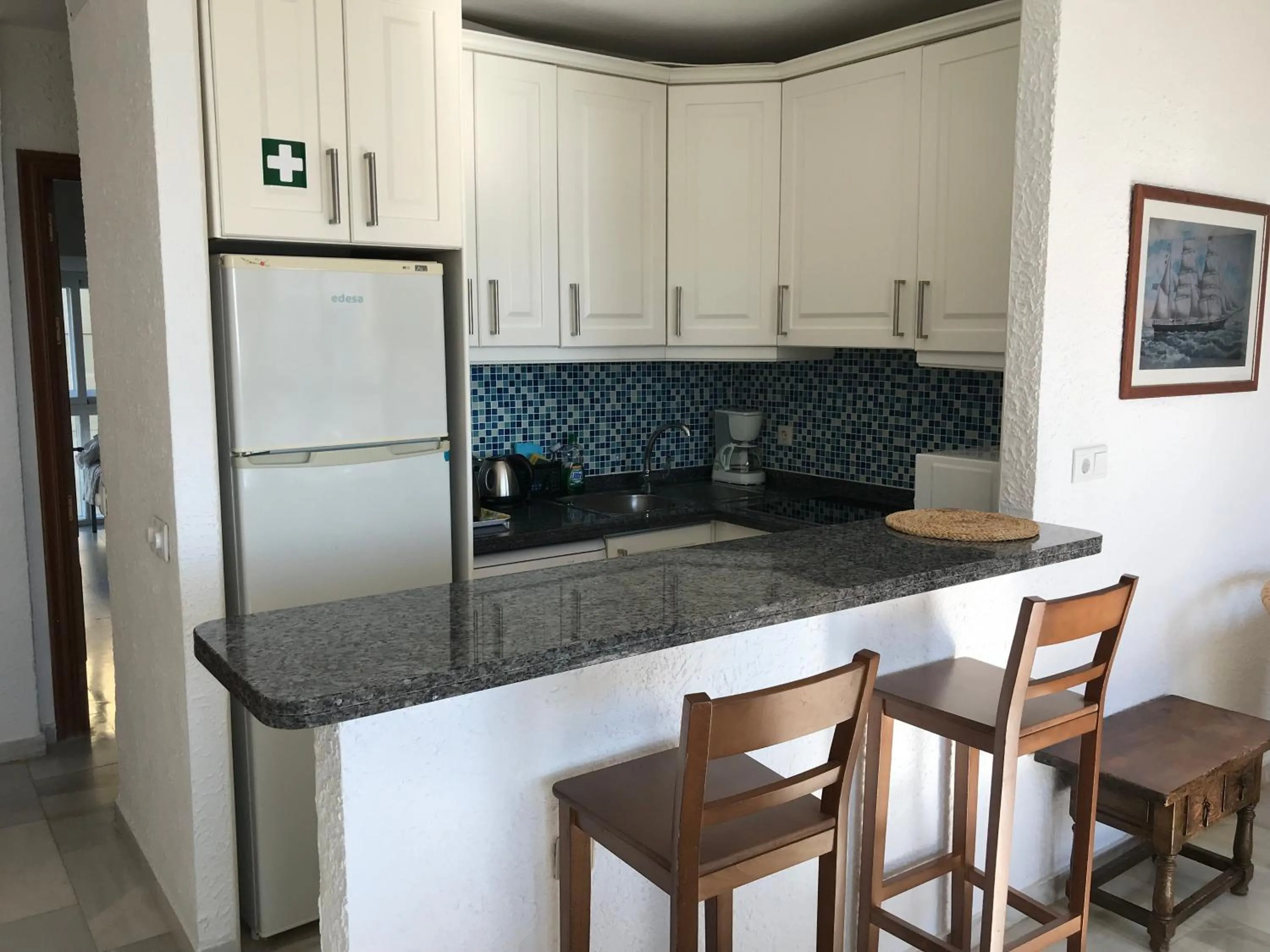 Kitchen or kitchenette in Skol Apartments Marbella