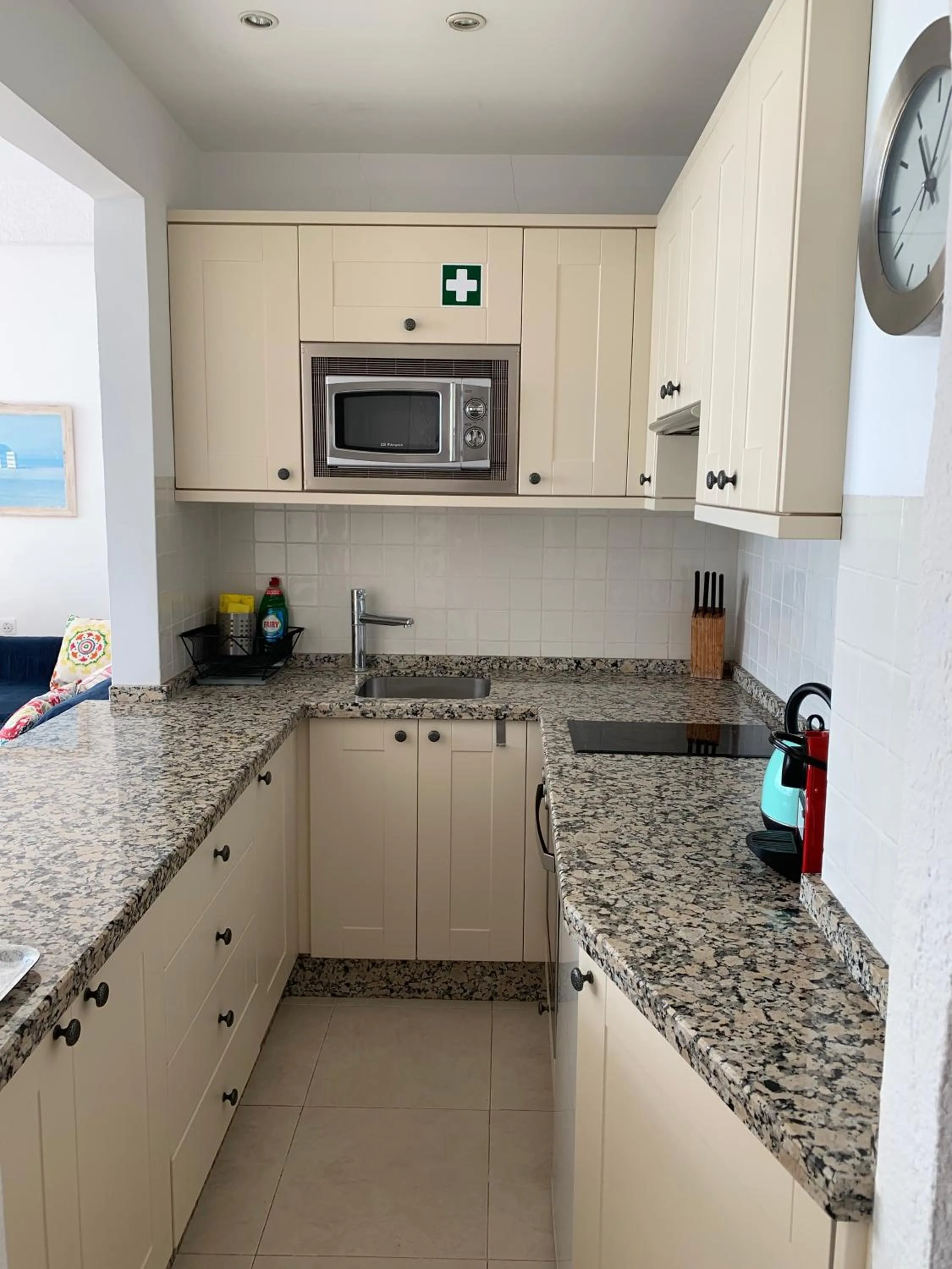 Kitchen or kitchenette in Skol Apartments Marbella