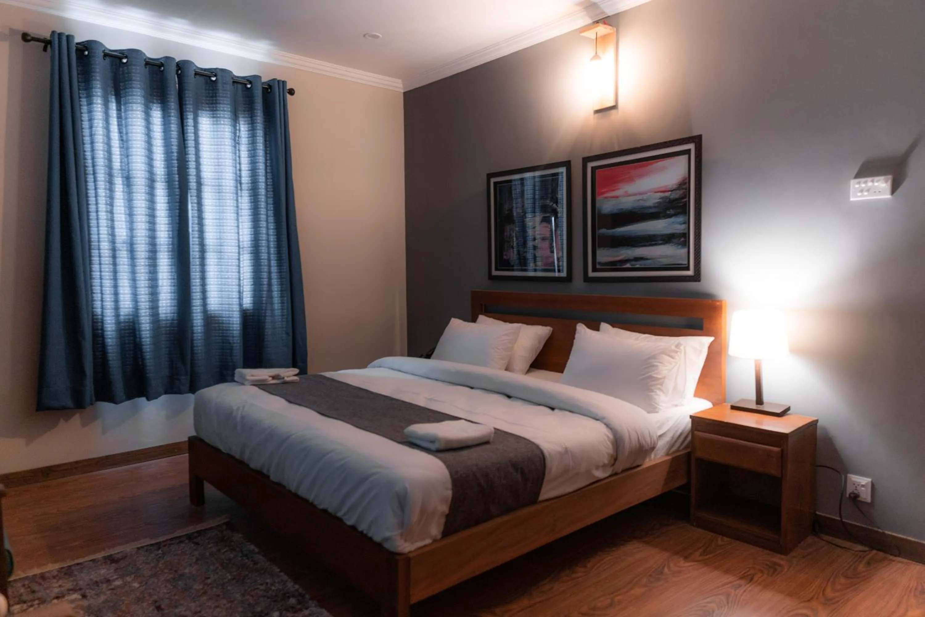 Bedroom, Bed in Dynasty Hotel Skardu