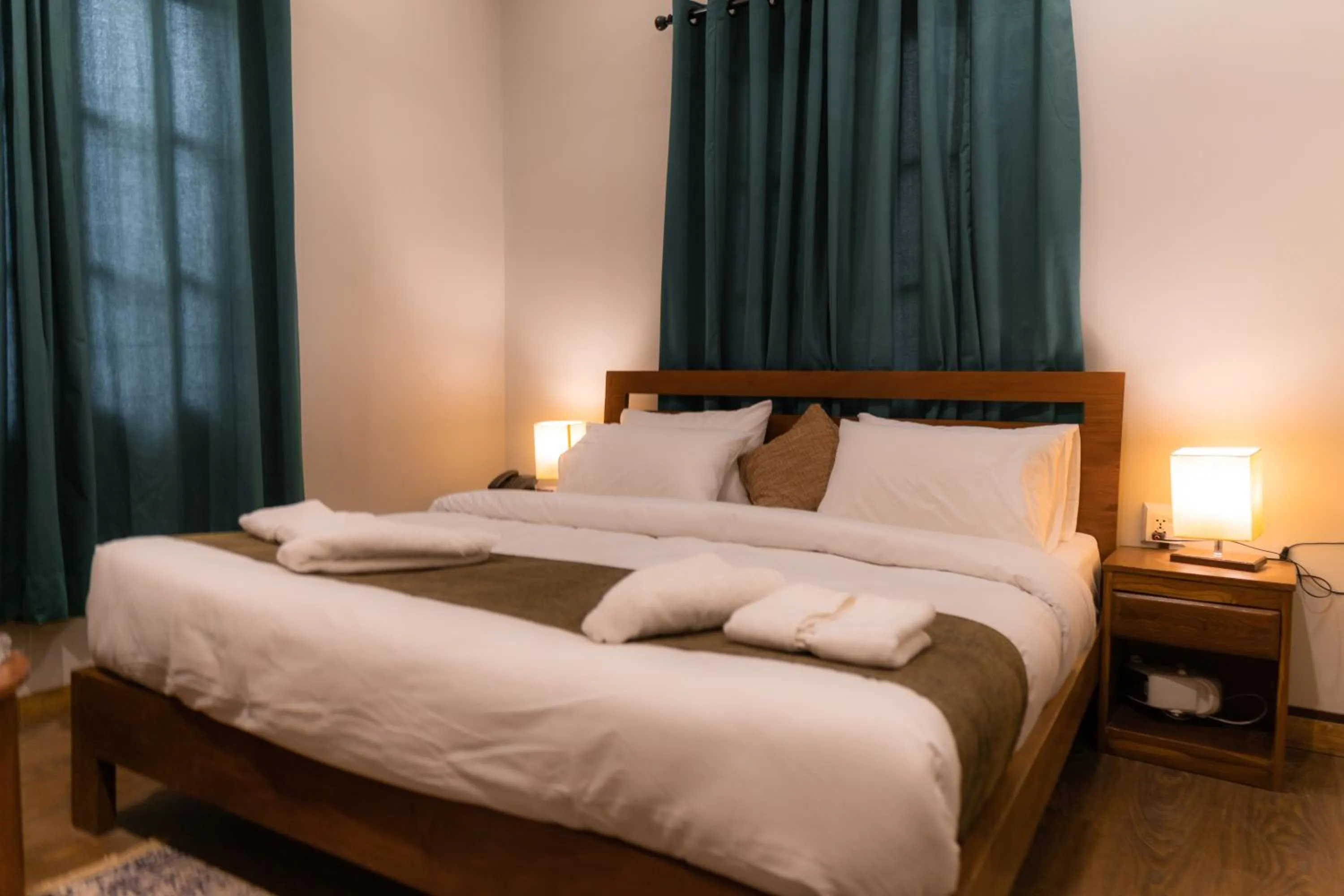 Bedroom, Bed in Dynasty Hotel Skardu