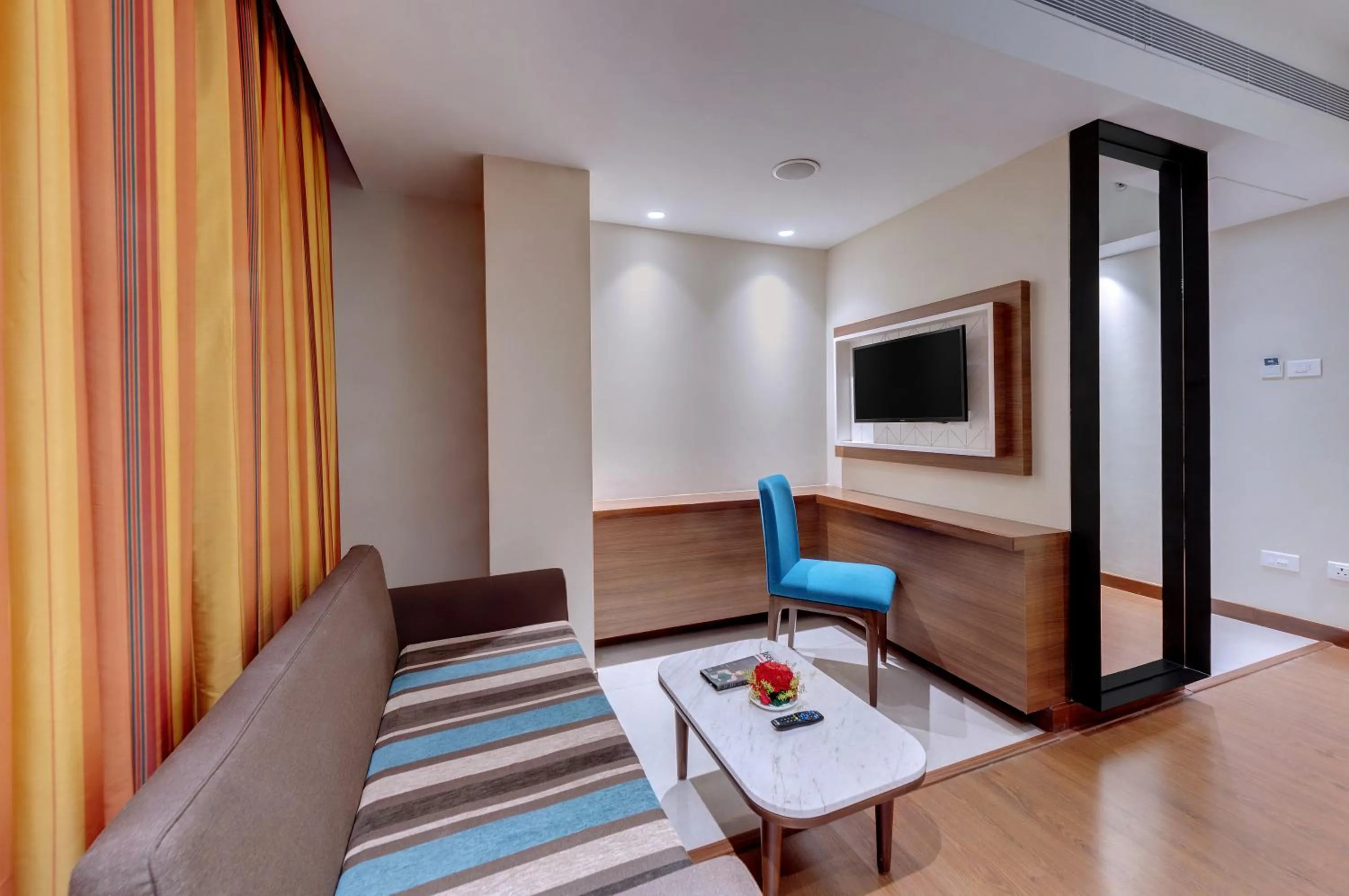 Seating area, Bed in Amarpreet, Chhatrapati Sambhajinagar - AM Hotel Kollection