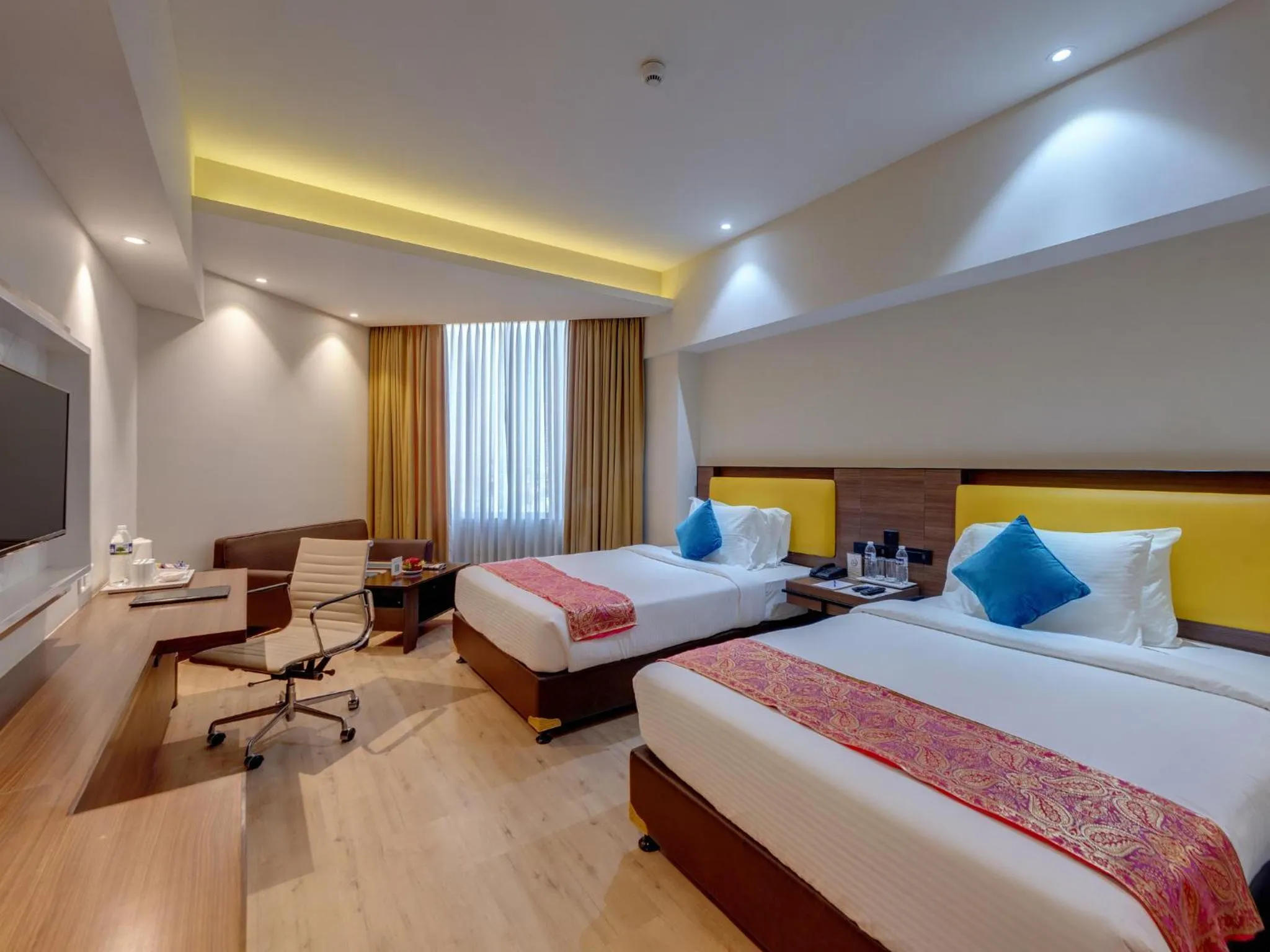Bedroom, Bed in Amarpreet, Chhatrapati Sambhajinagar - AM Hotel Kollection