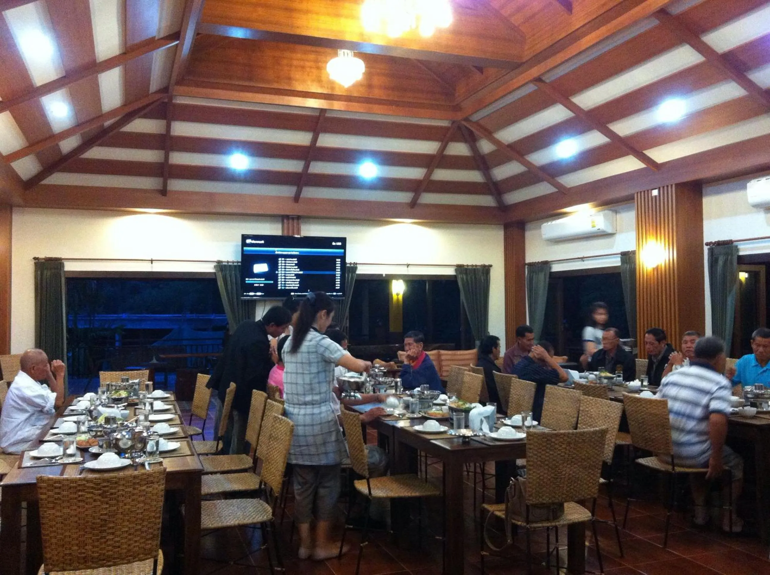 Restaurant/places to eat in Papai Country Lodge SHA