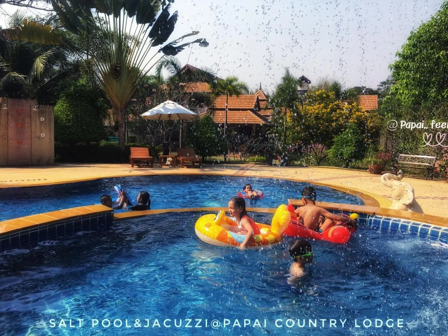 Swimming pool in Papai Country Lodge SHA