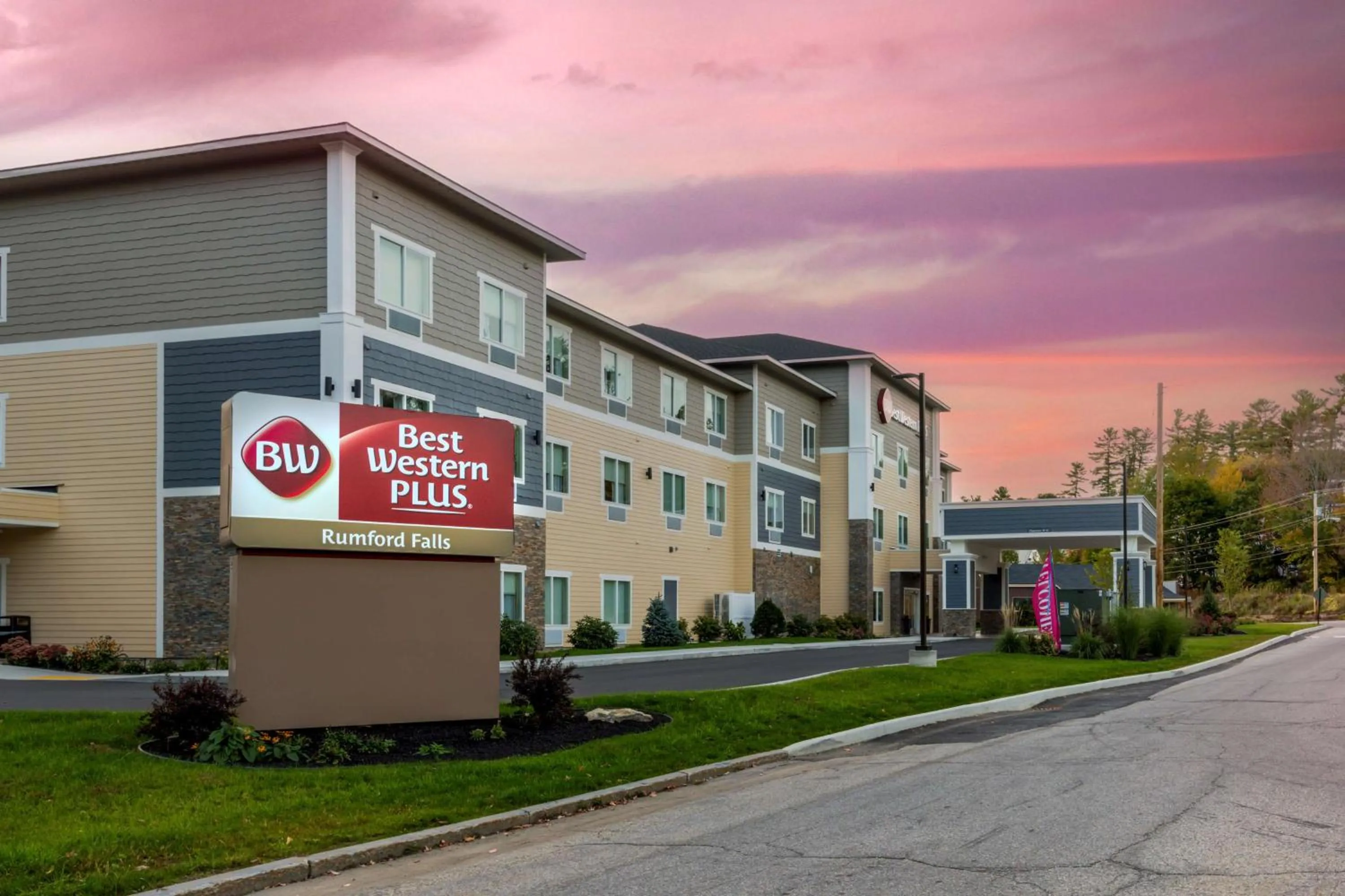 Property building in Best Western Plus Rumford Falls
