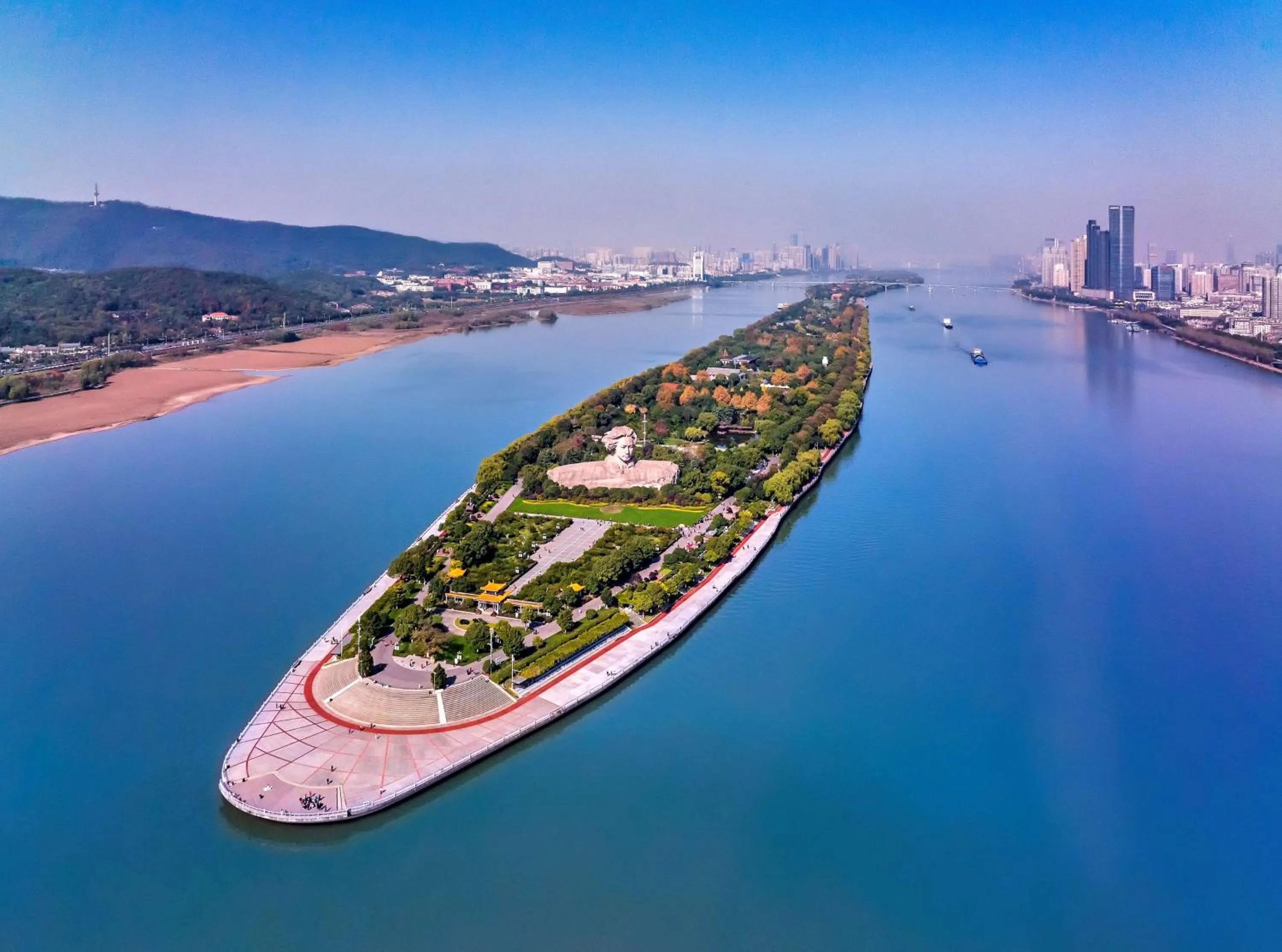 Property building in Hilton Changsha Riverside