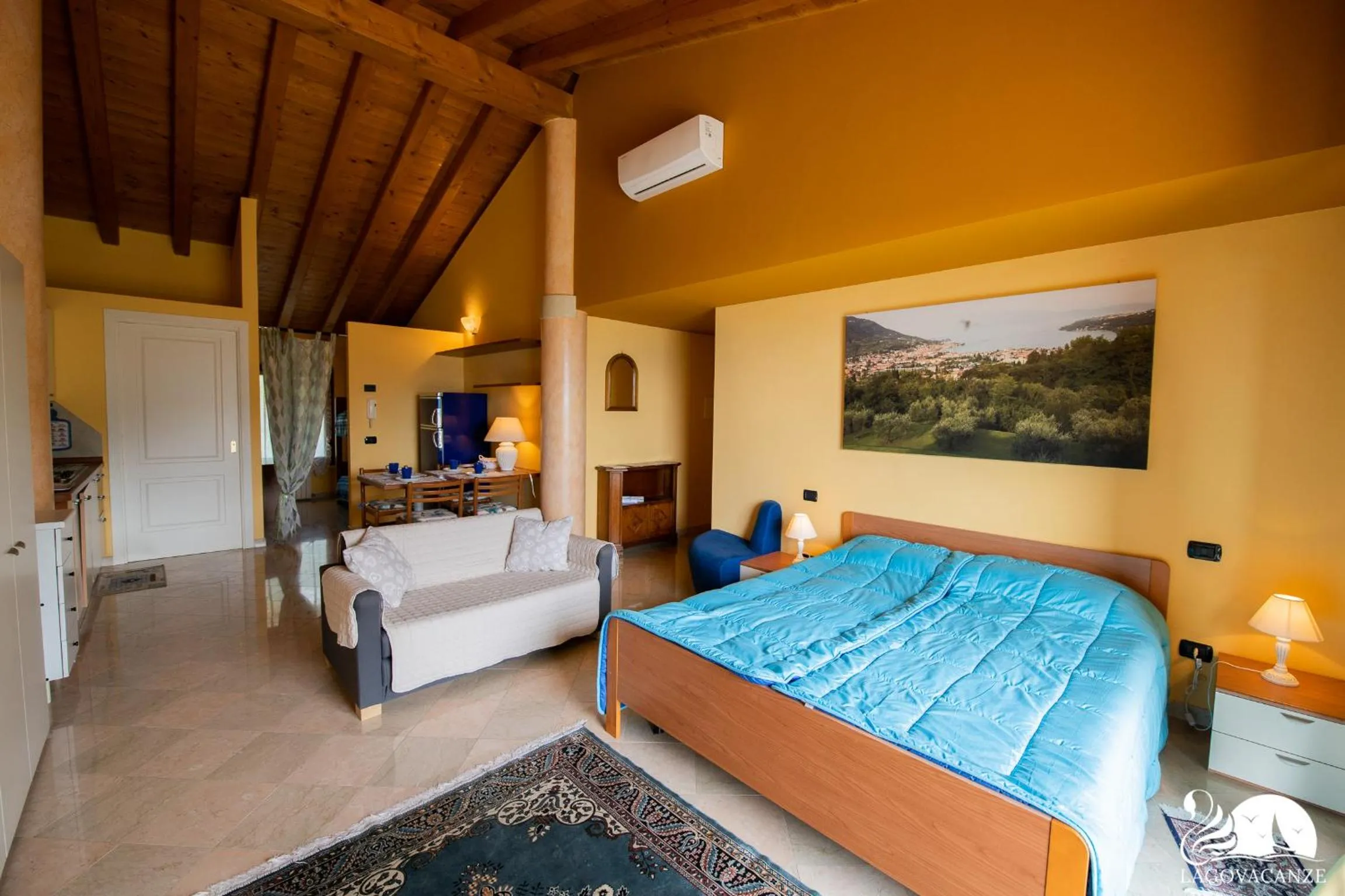 Bedroom, Bed in Feeling House