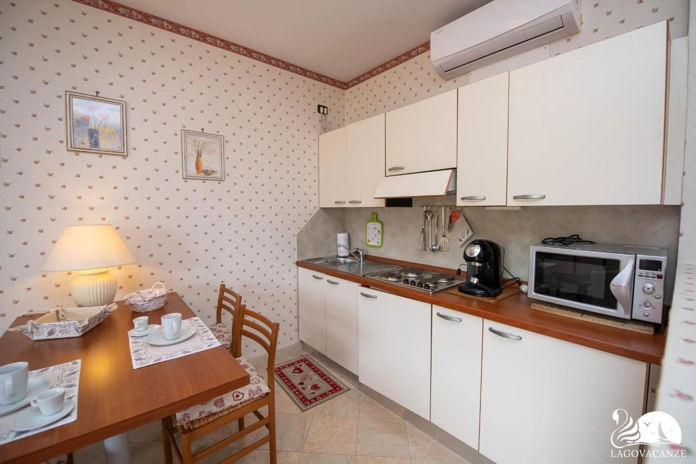 Kitchen or kitchenette in Feeling House