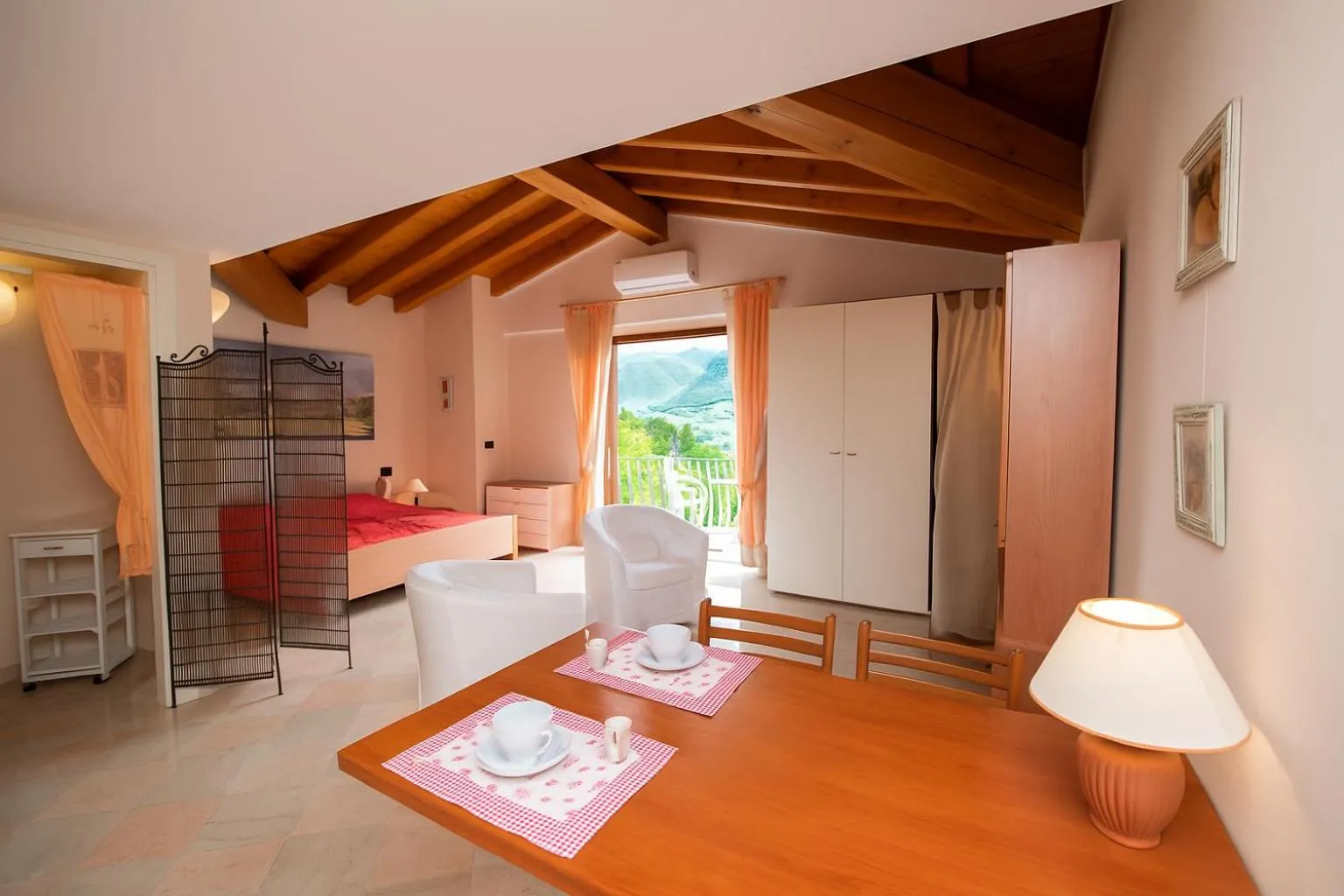 Bed in Feeling House