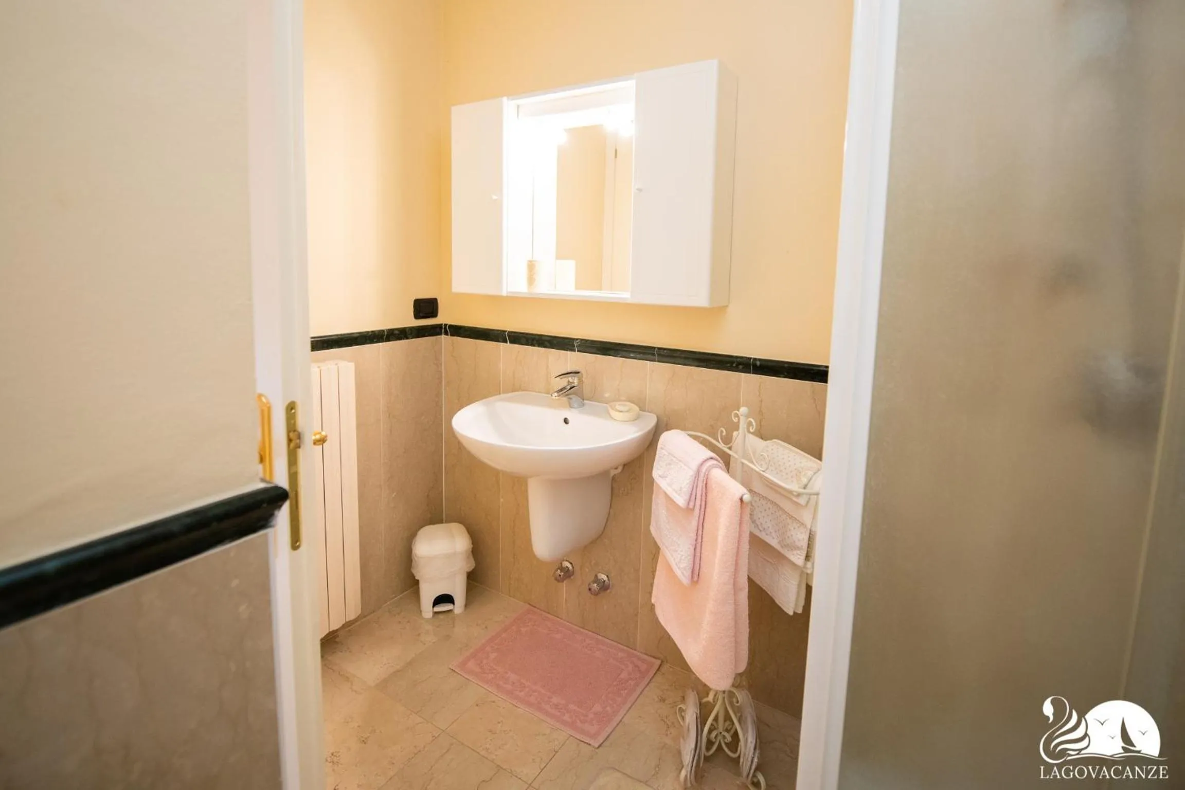 Bathroom in Feeling House