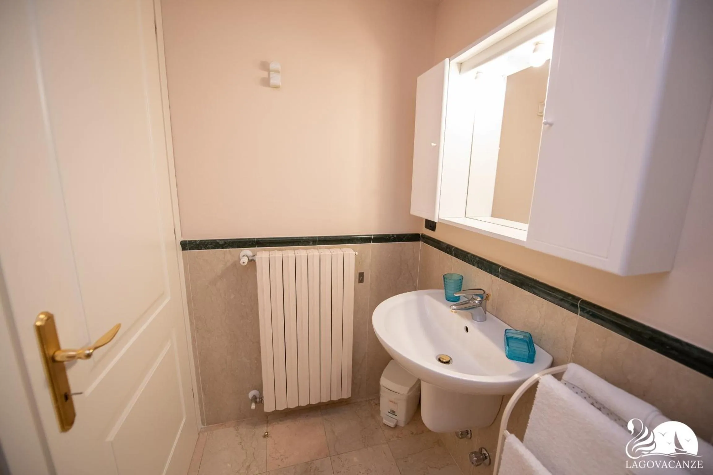 Bathroom in Feeling House