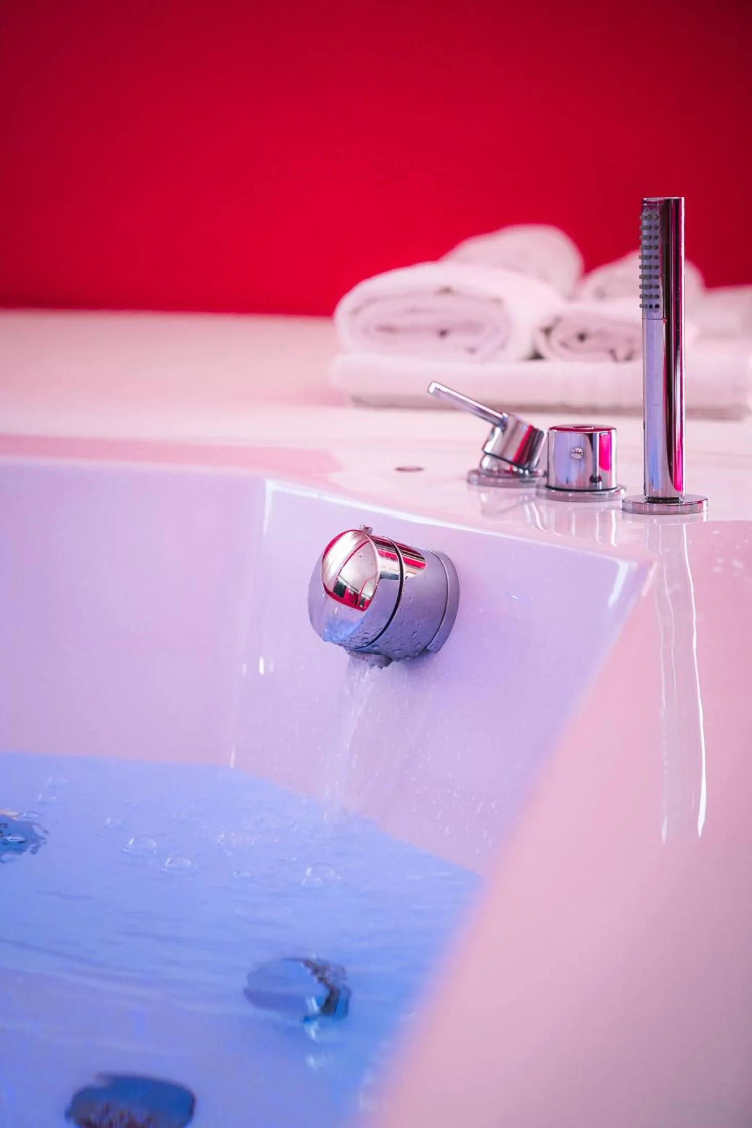 Hot Tub in Sweet Central Hotel