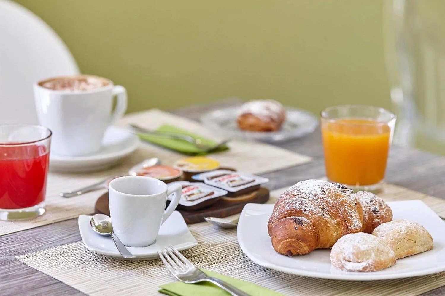 Breakfast in Sweet Central Hotel