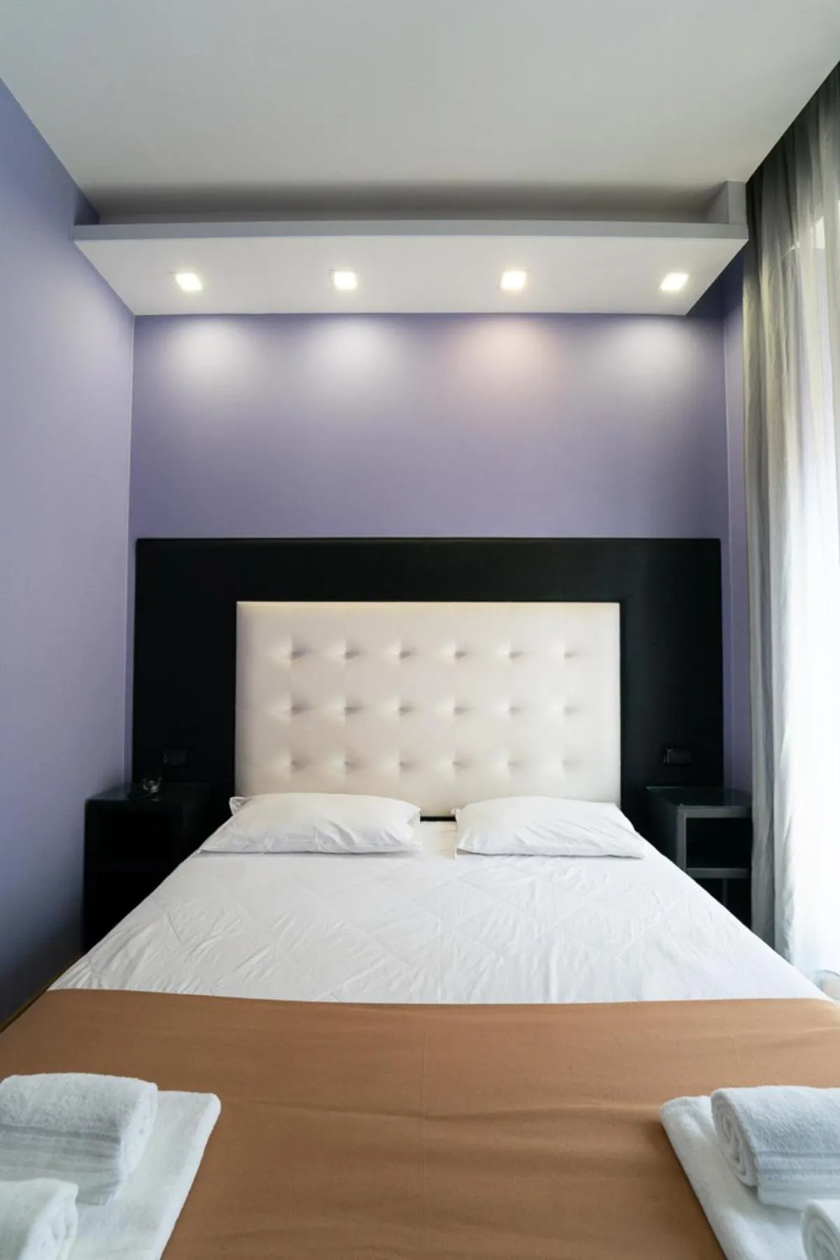 Bedroom, Bed in Sweet Central Hotel