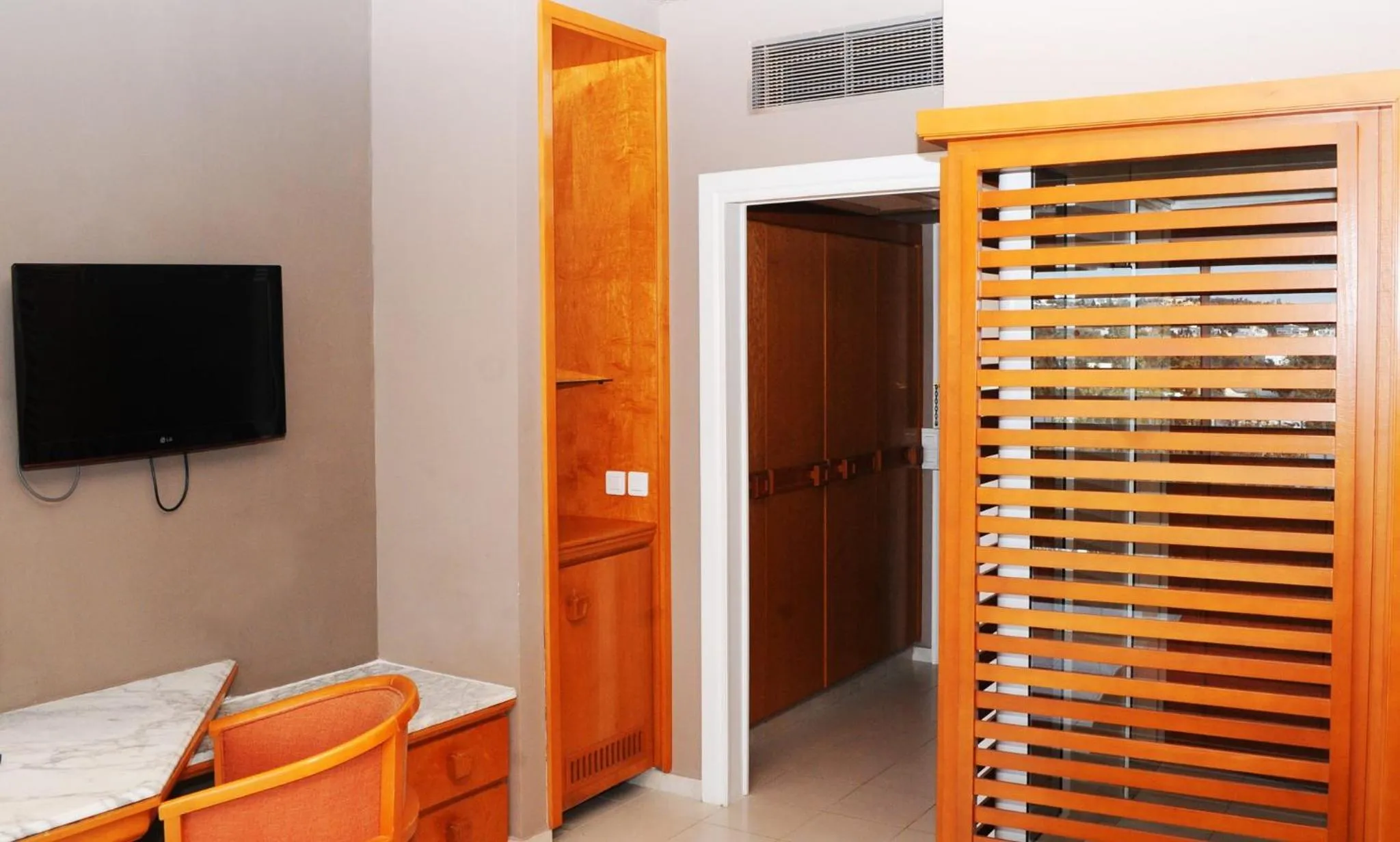 TV and multimedia in Kanta Resort and Spa