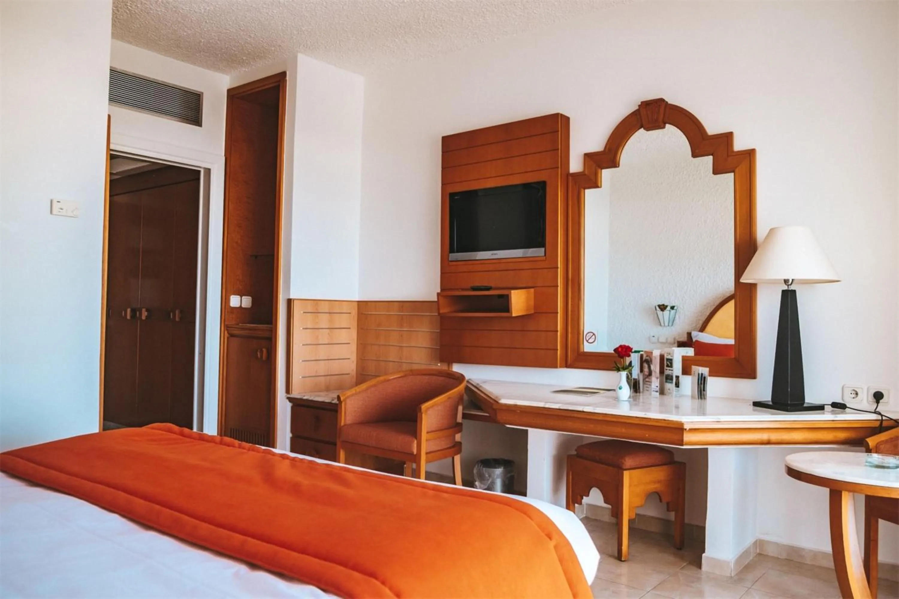 Bedroom, Bed in Kanta Resort and Spa