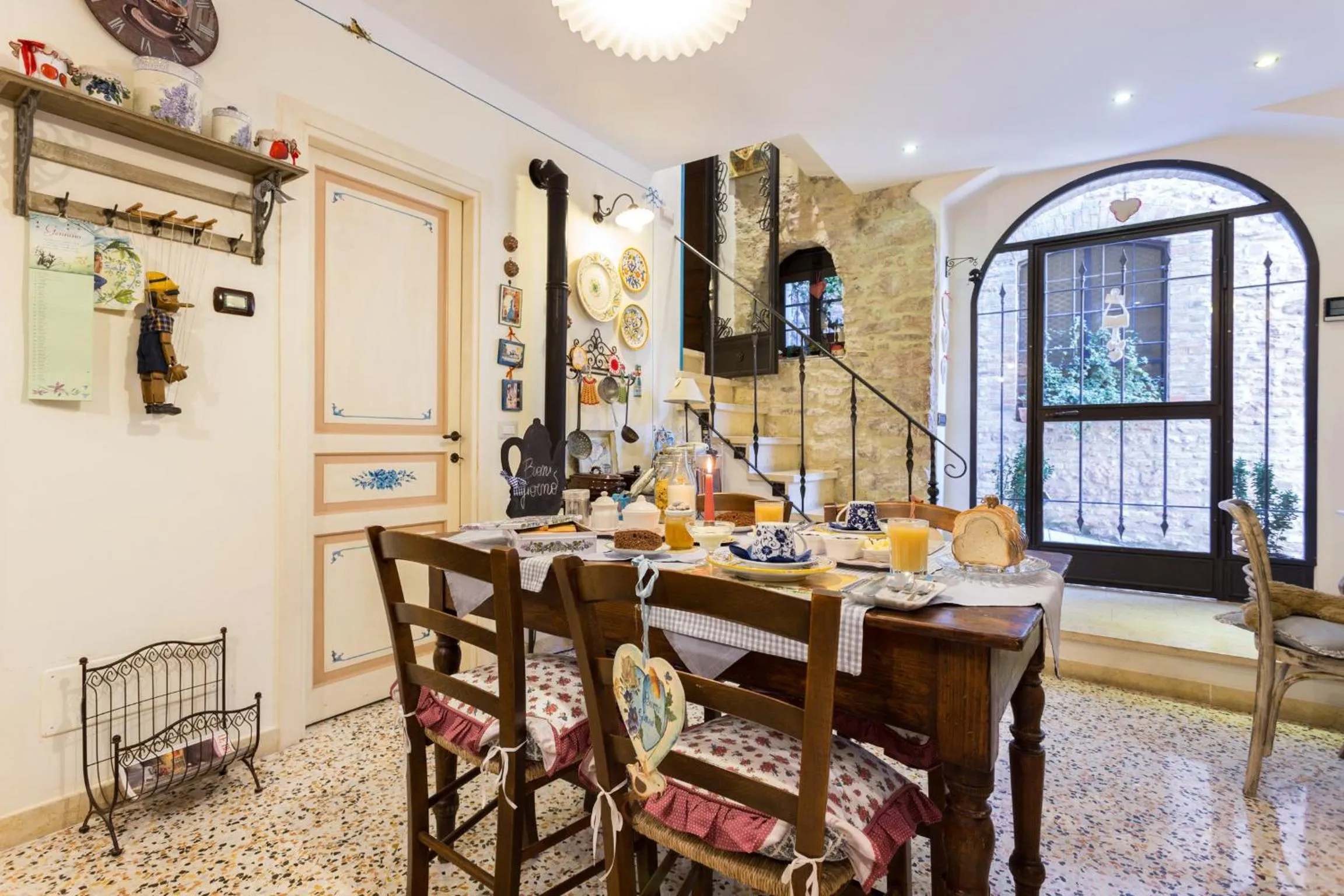 Italian breakfast in Bed and Breakfast A casa delle Fate