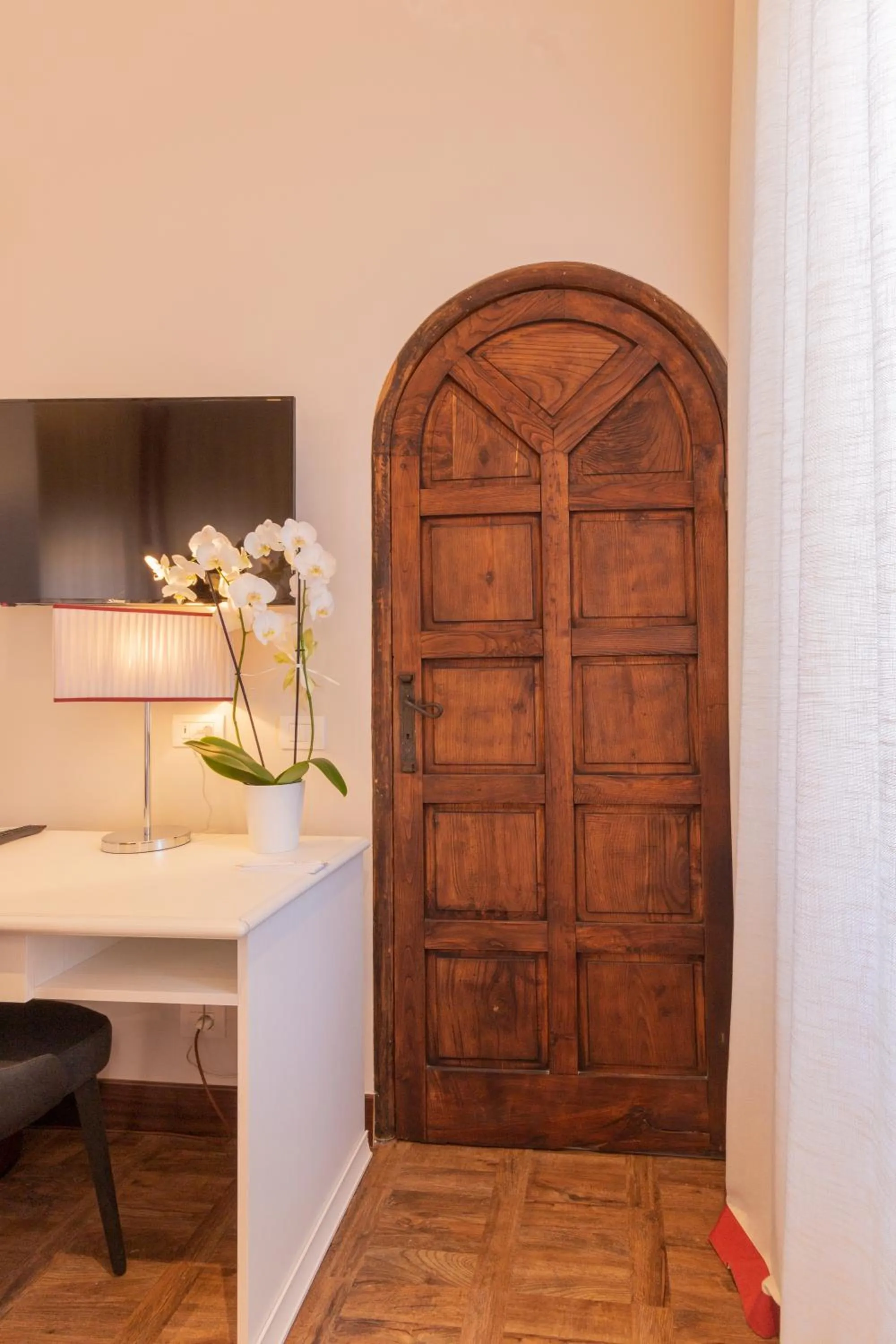 Decorative detail, Bed in Hotel Villa Alberti Portofino Land