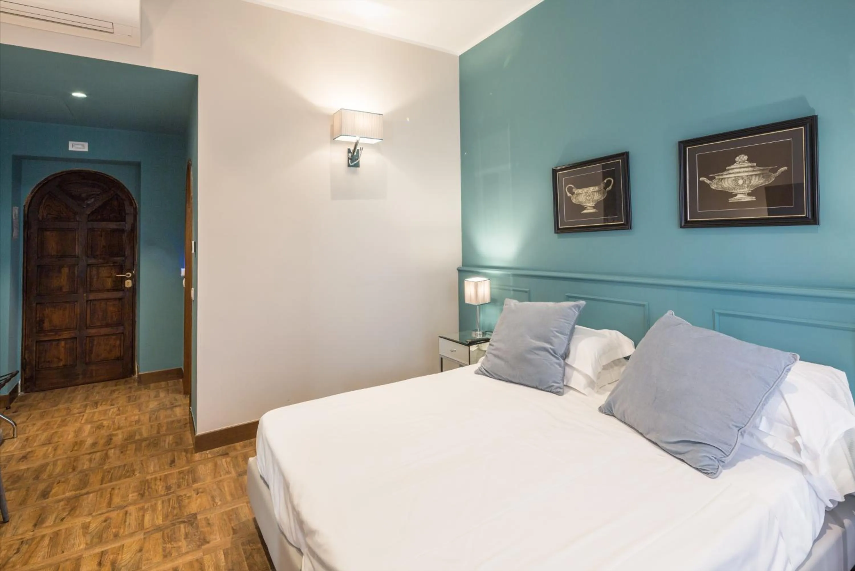 Photo of the whole room, Bed in Hotel Villa Alberti Portofino Land