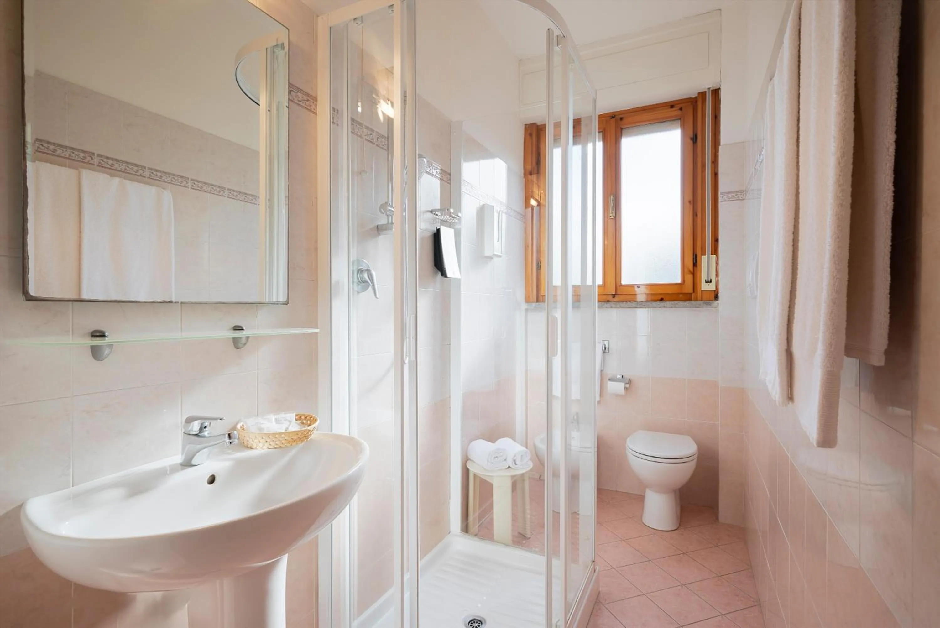 Shower in Hotel Parco dei Pini - 100mt dal Mare