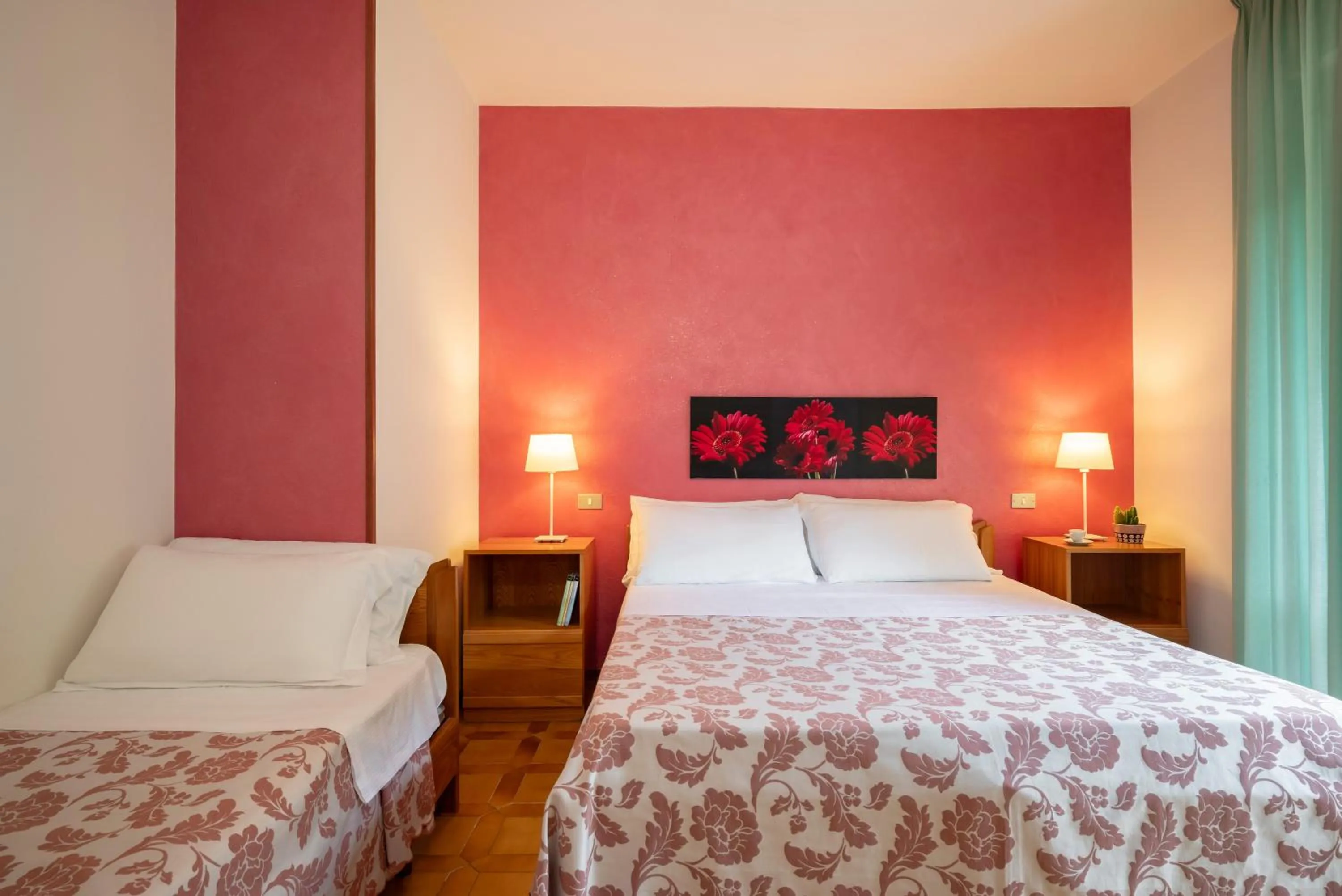 Bedroom, Bed in Hotel Parco dei Pini - 100mt dal Mare