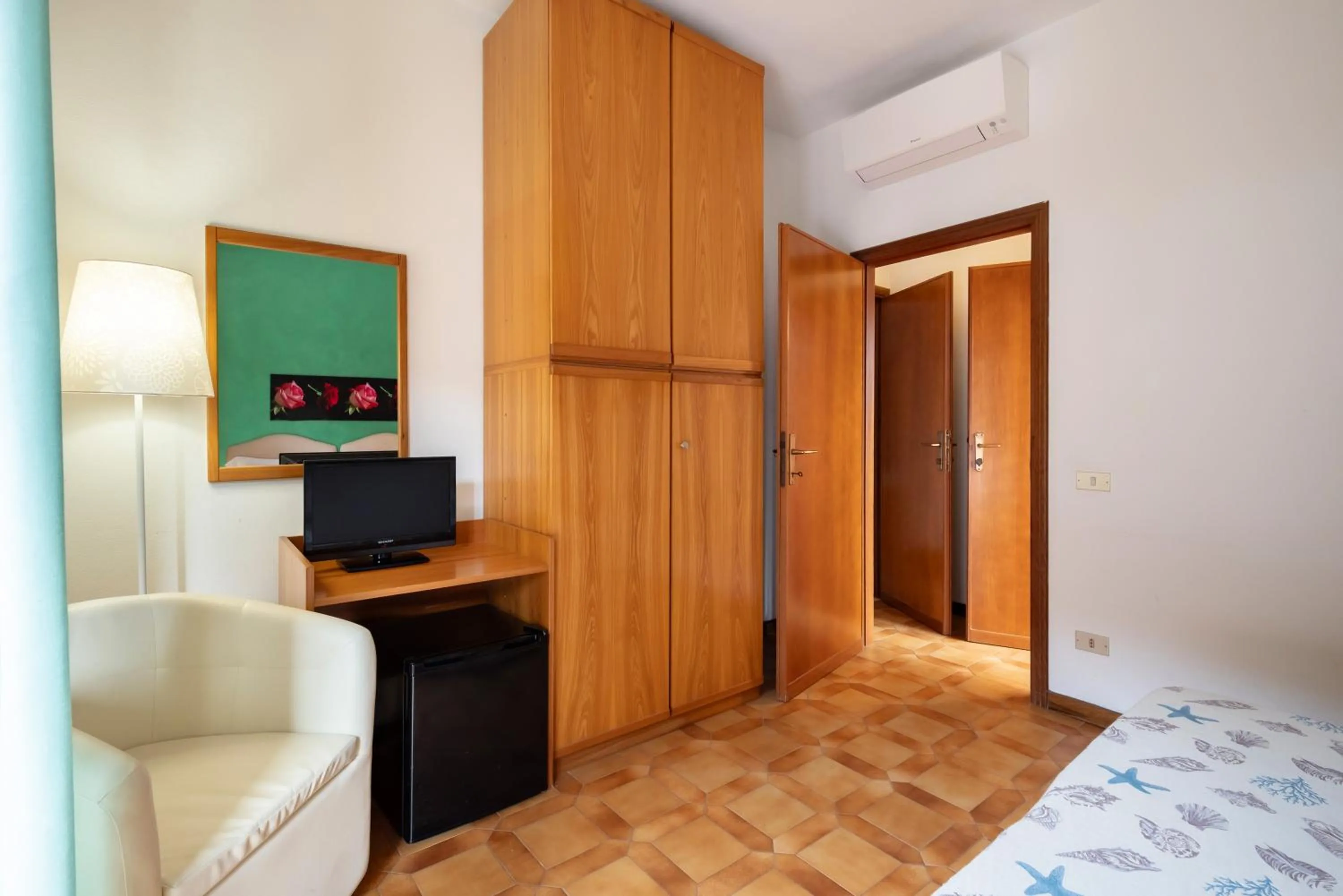 Bed in Hotel Parco dei Pini - 100mt dal Mare