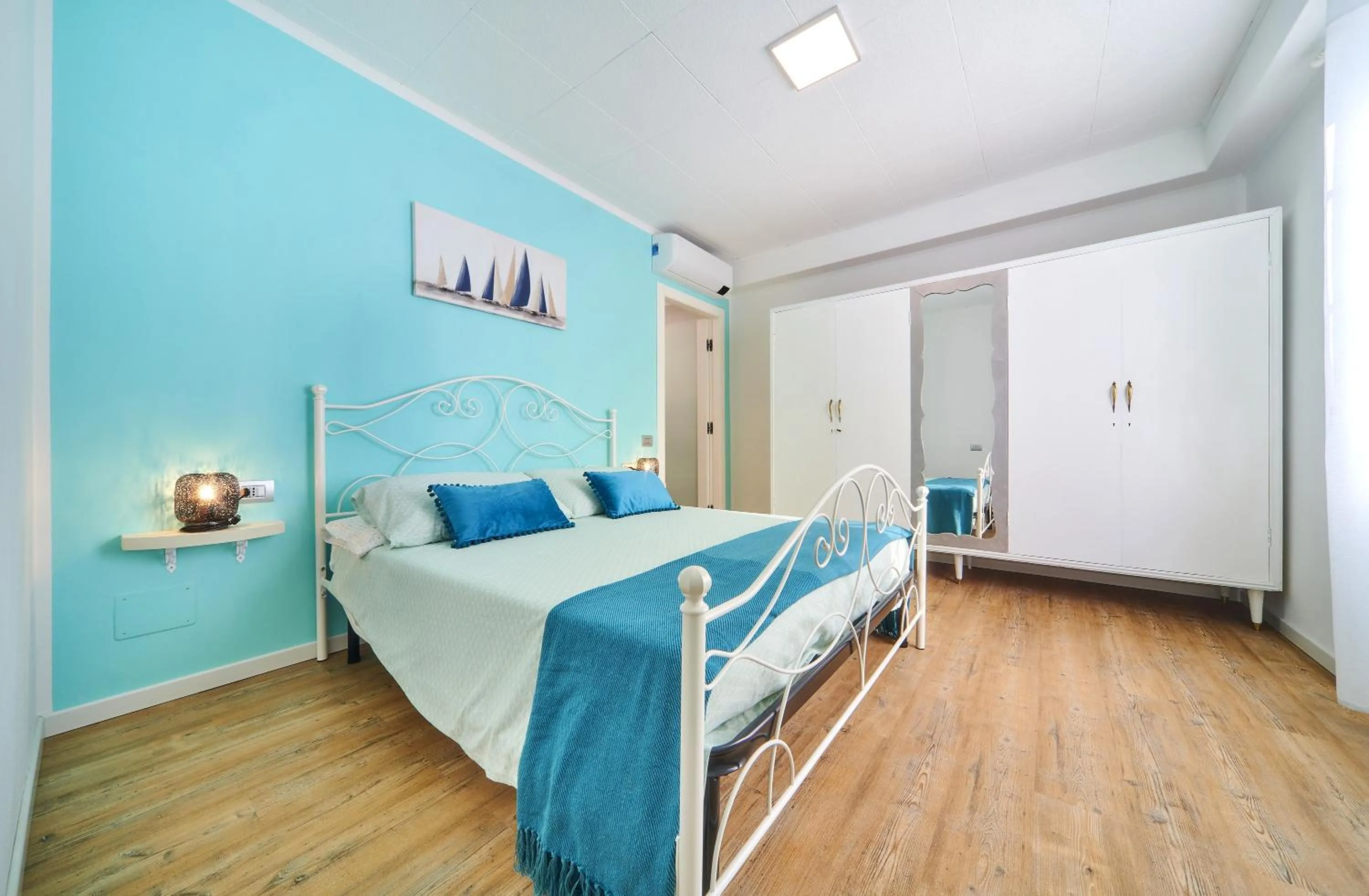 Property building, Bed in El Lavandee