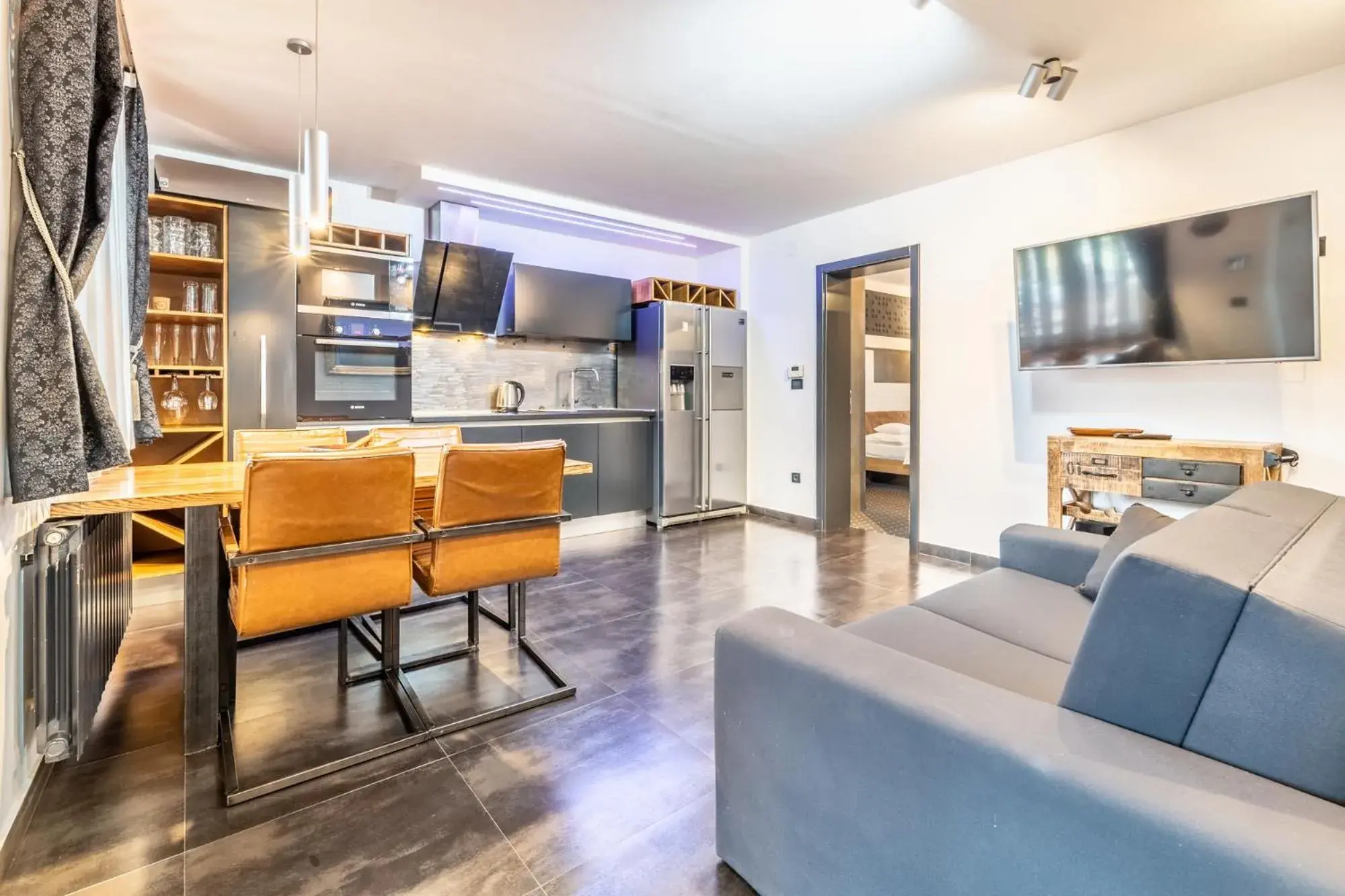 One-Bedroom Deluxe Apartment - single occupancy in Log In Rooms One-Bedroom Deluxe Apartment - single occupancy in Log In Rooms