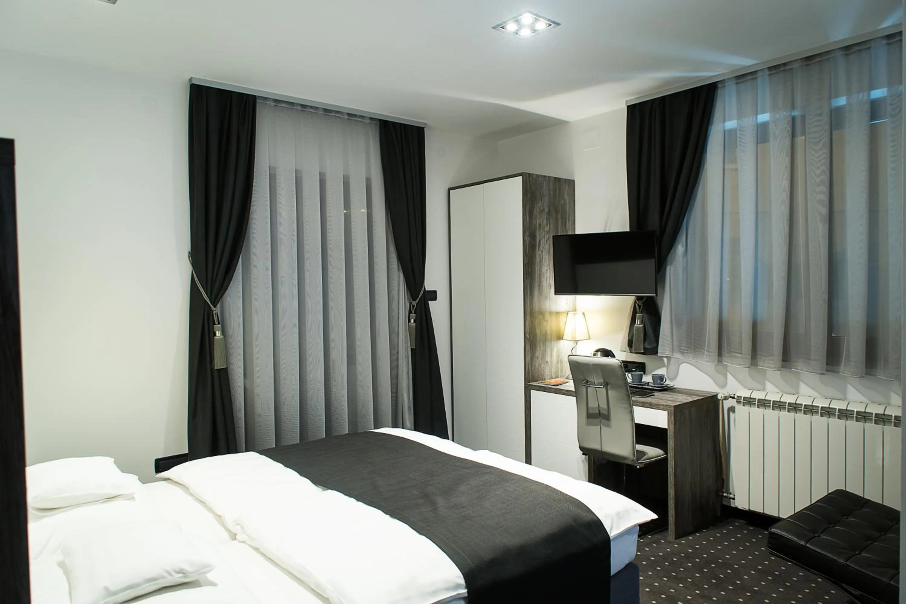 Bedroom in Log In Rooms