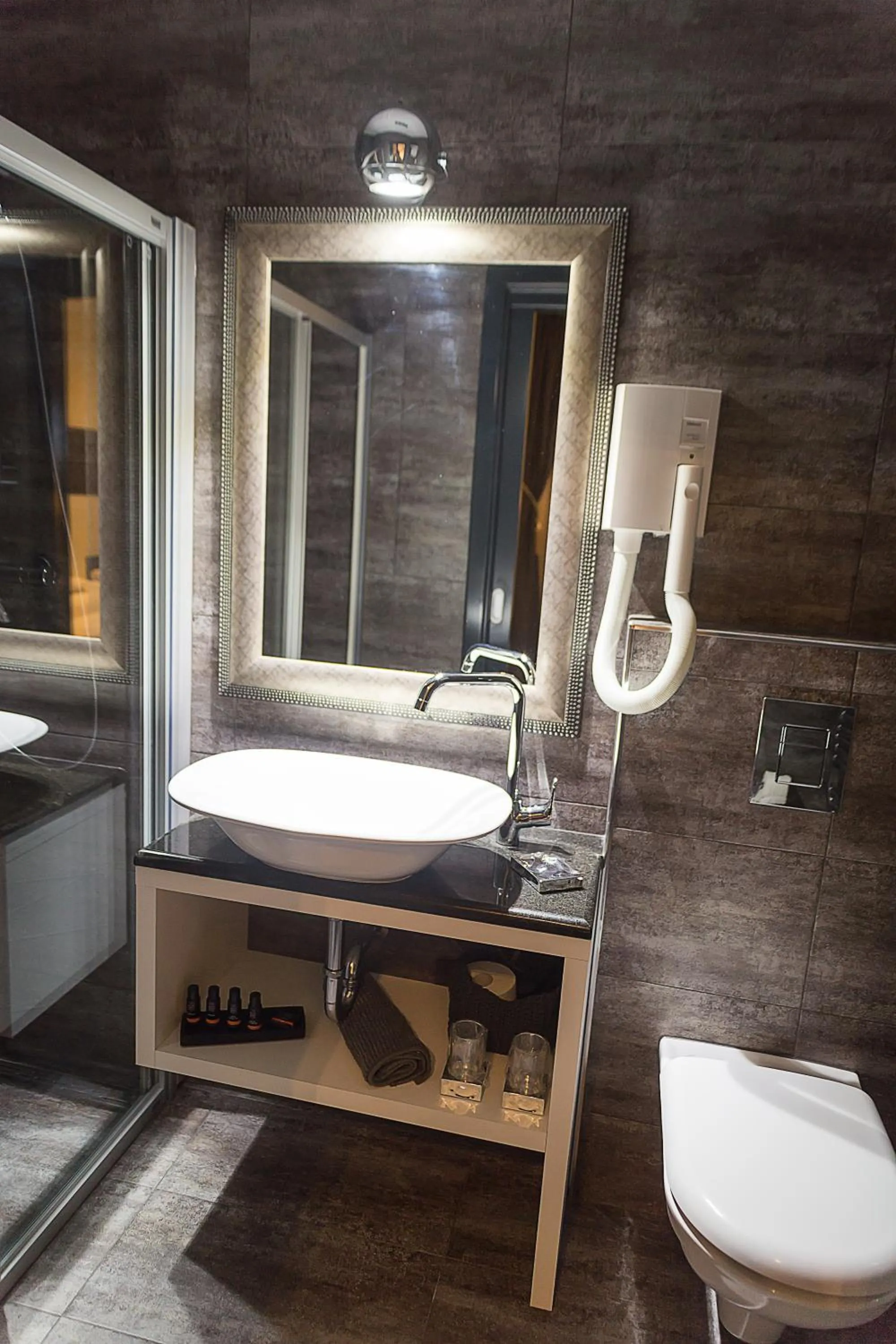 Bathroom in Log In Rooms