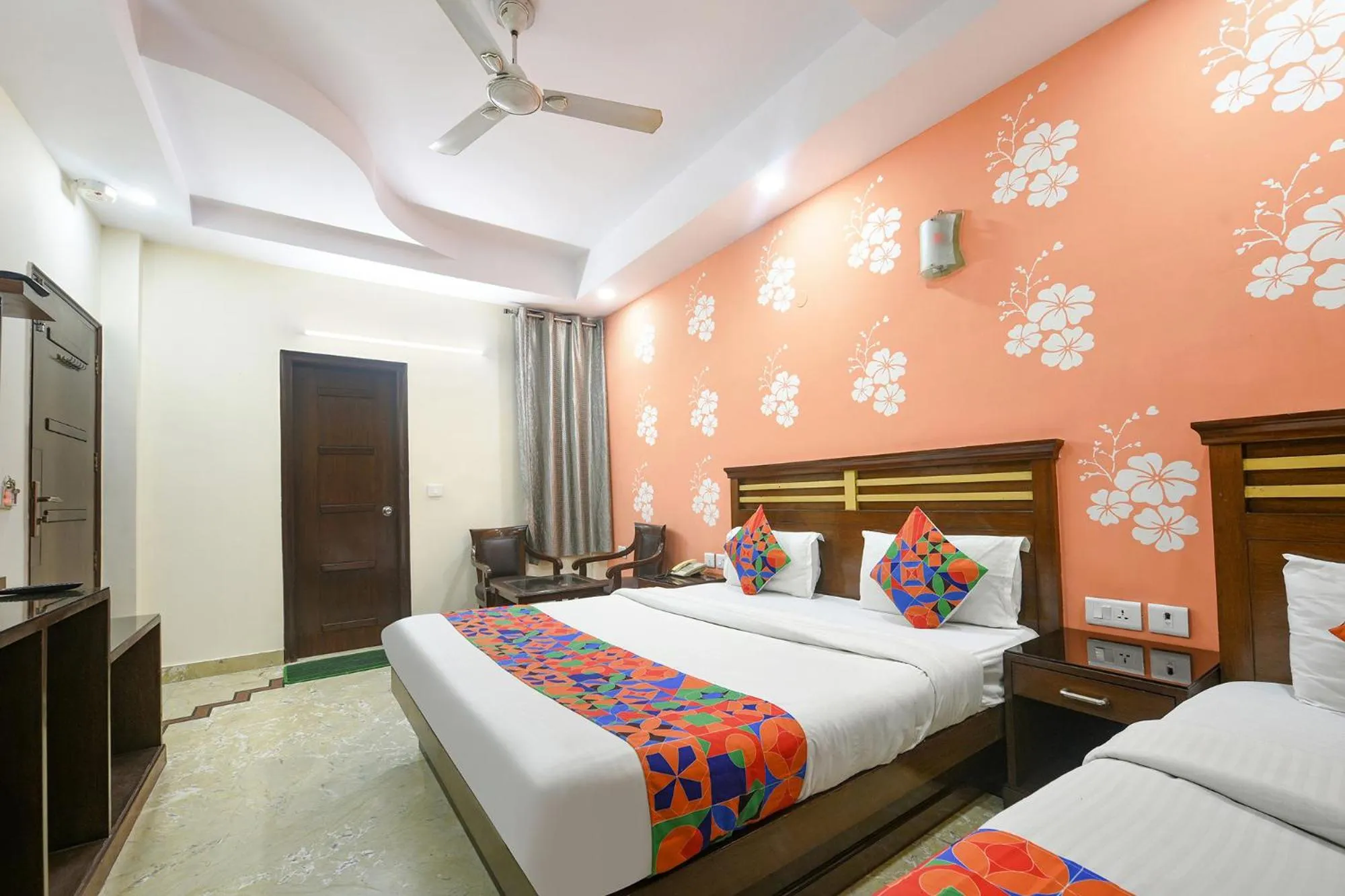 Bed in FabHotel Jaggi Palace Karol Bagh