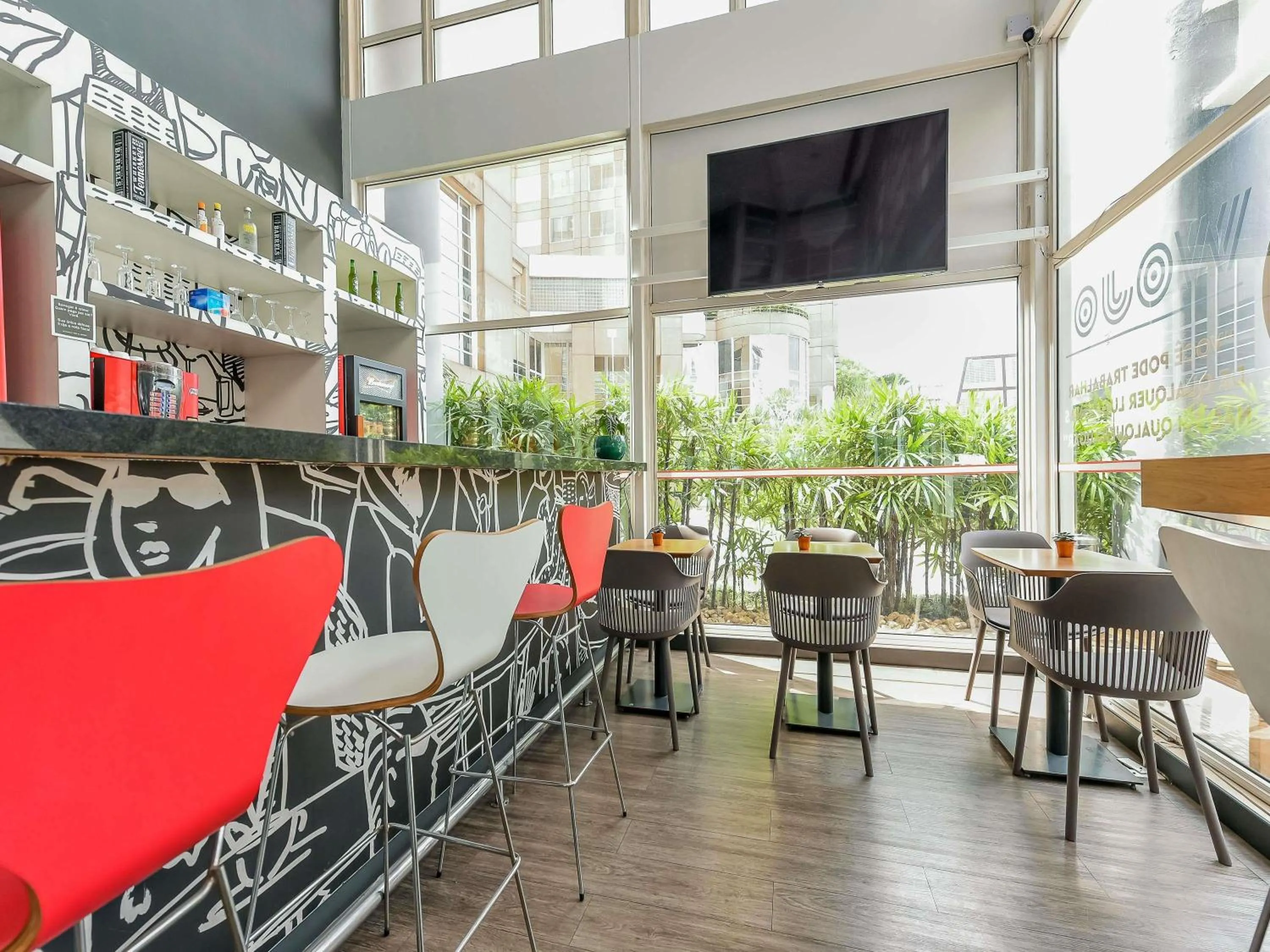 Lounge or bar in ibis Guarulhos Aeroporto