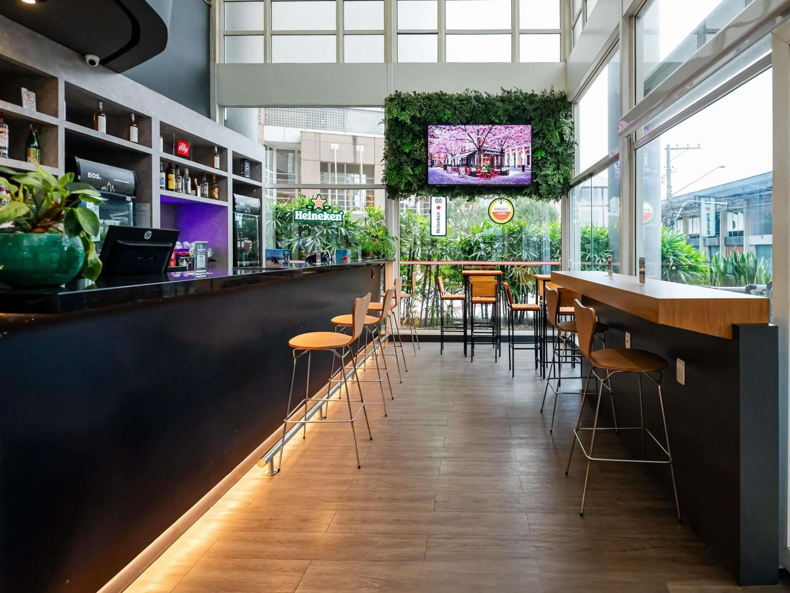 Lounge or bar in ibis Guarulhos Aeroporto